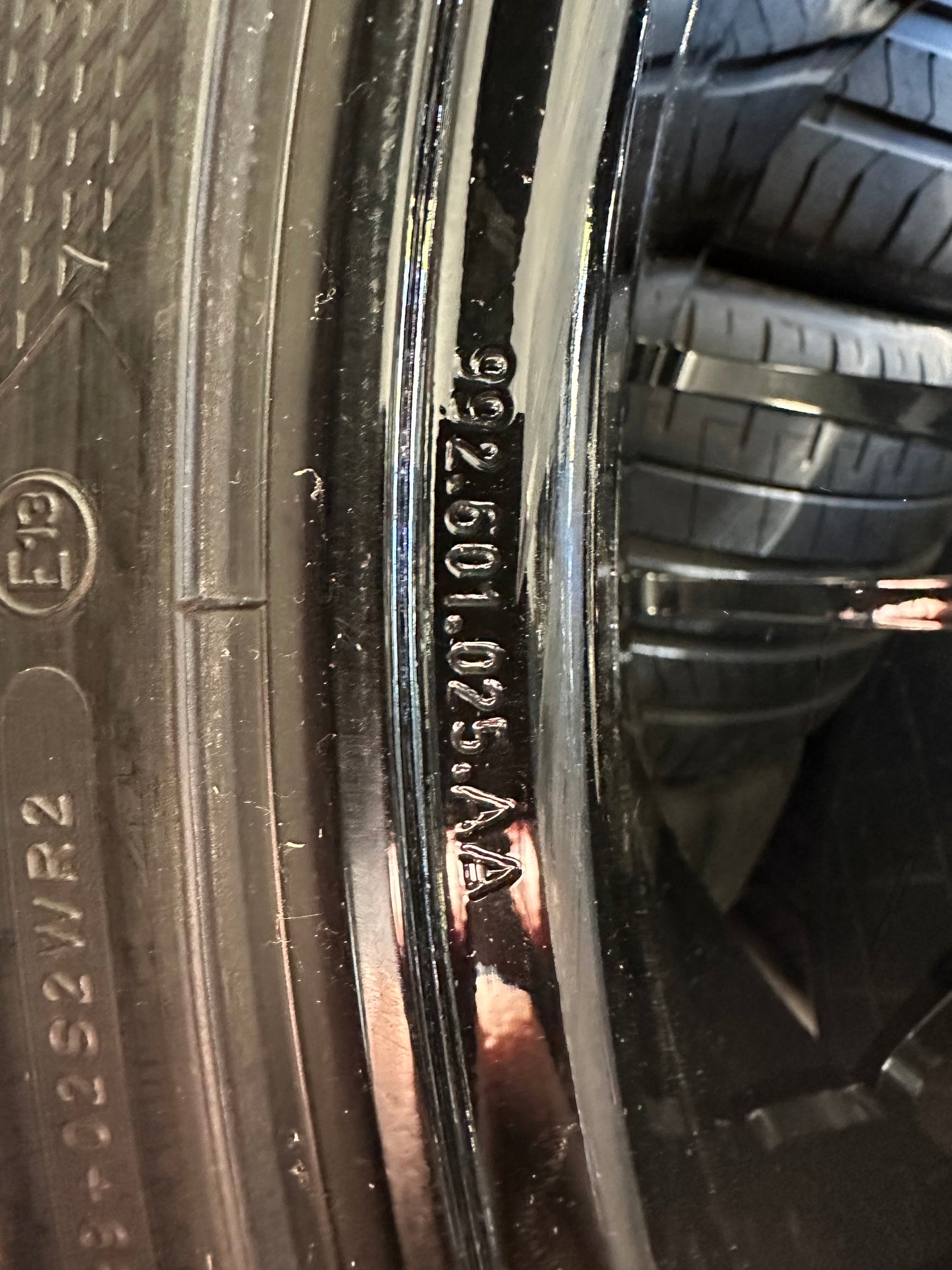 Оригинал Porsche 911 (992) Turbo Sport 4 20/21 Zoll Алуминиеви джанти Порше 911 /992/ Турбо Спорт 4  20/21 цола централен отвор летен комплект летни гуми