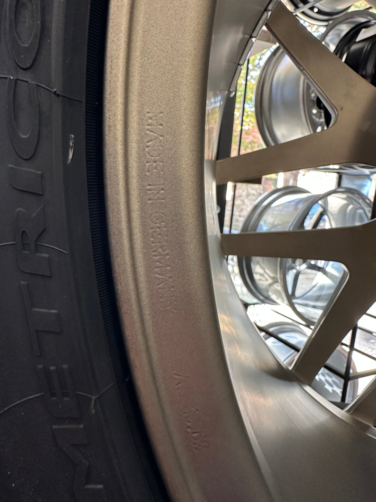 Оригинал Нови Mercedes G63 AMG G klasse 22 Zoll Gold Edition Мерцедес Г класа W463 22 цола AMG джанти летен комплект летни гуми