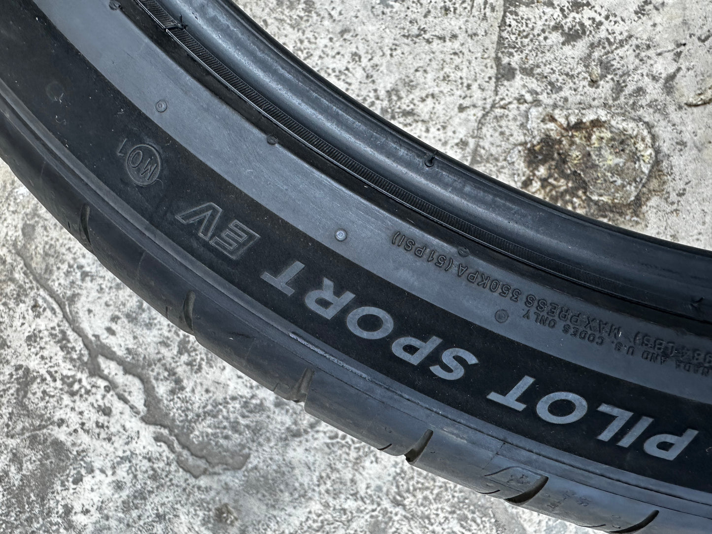 Употребявани летни Гуми Michelin Pilot Sport EV MO1 275 35 22 Цола Михелин
