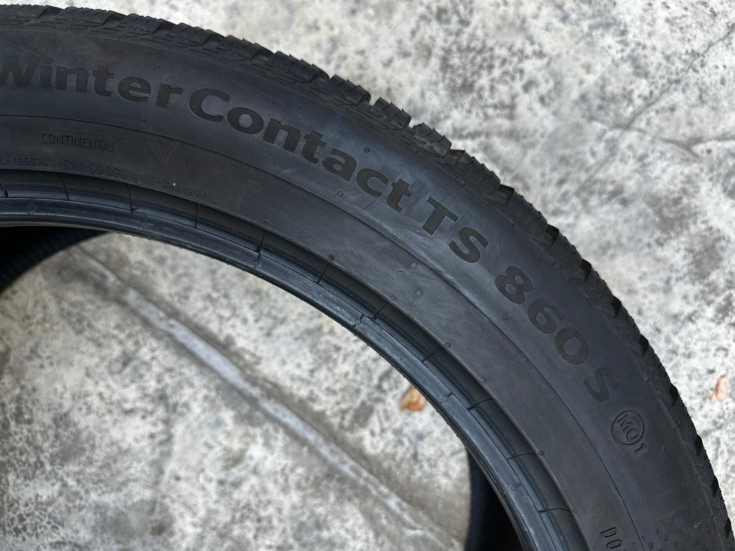 Употребявани зимни Гуми Continental Mercedes G Klasse 295 40 22 Цола 6мм