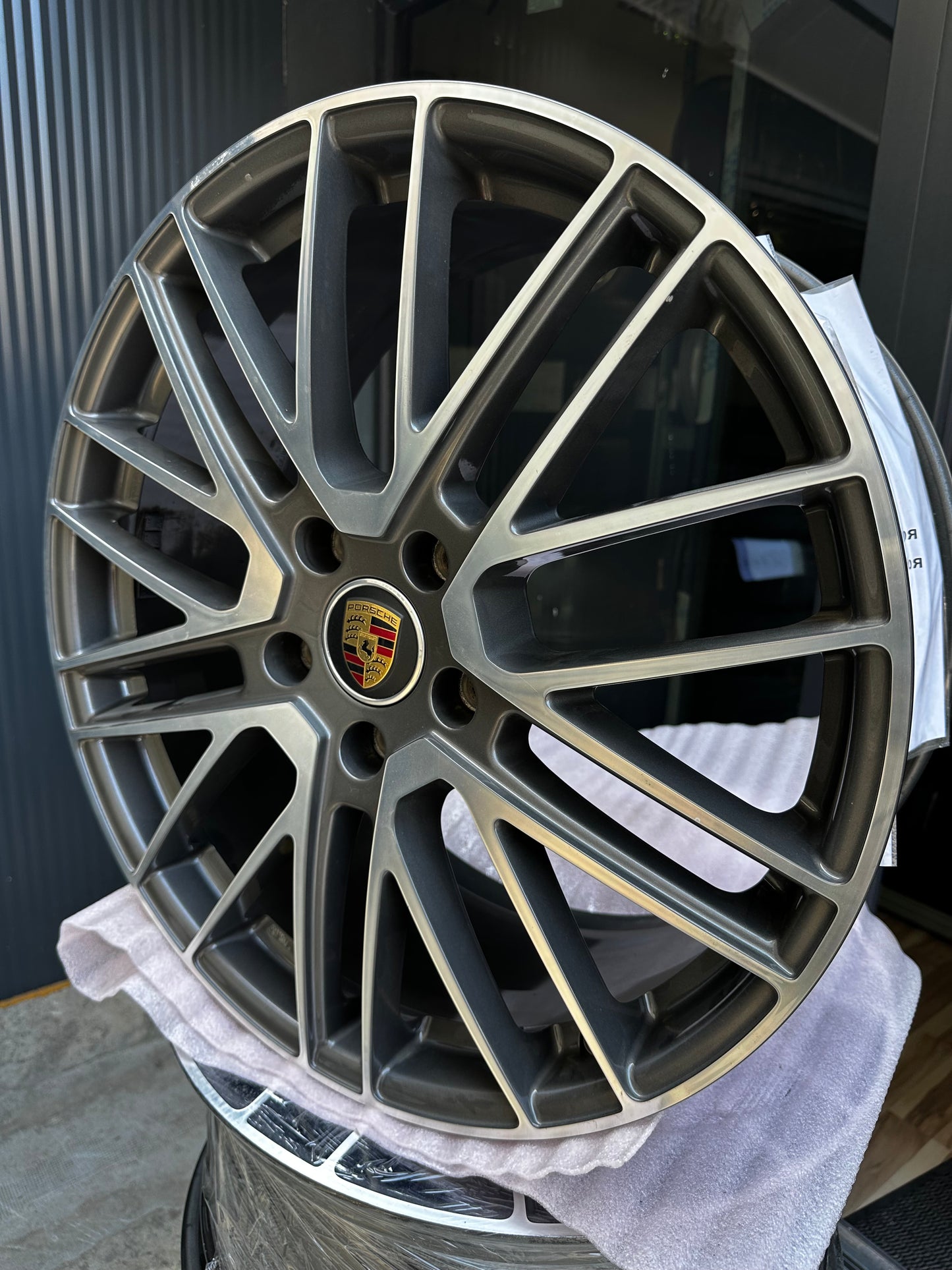 Оригинал като нови Porsche Panamera Turbo S 971 G2 21 Zoll Алуминиеви джанти Порше Панамера Г2 971 21 цола 971601025AL