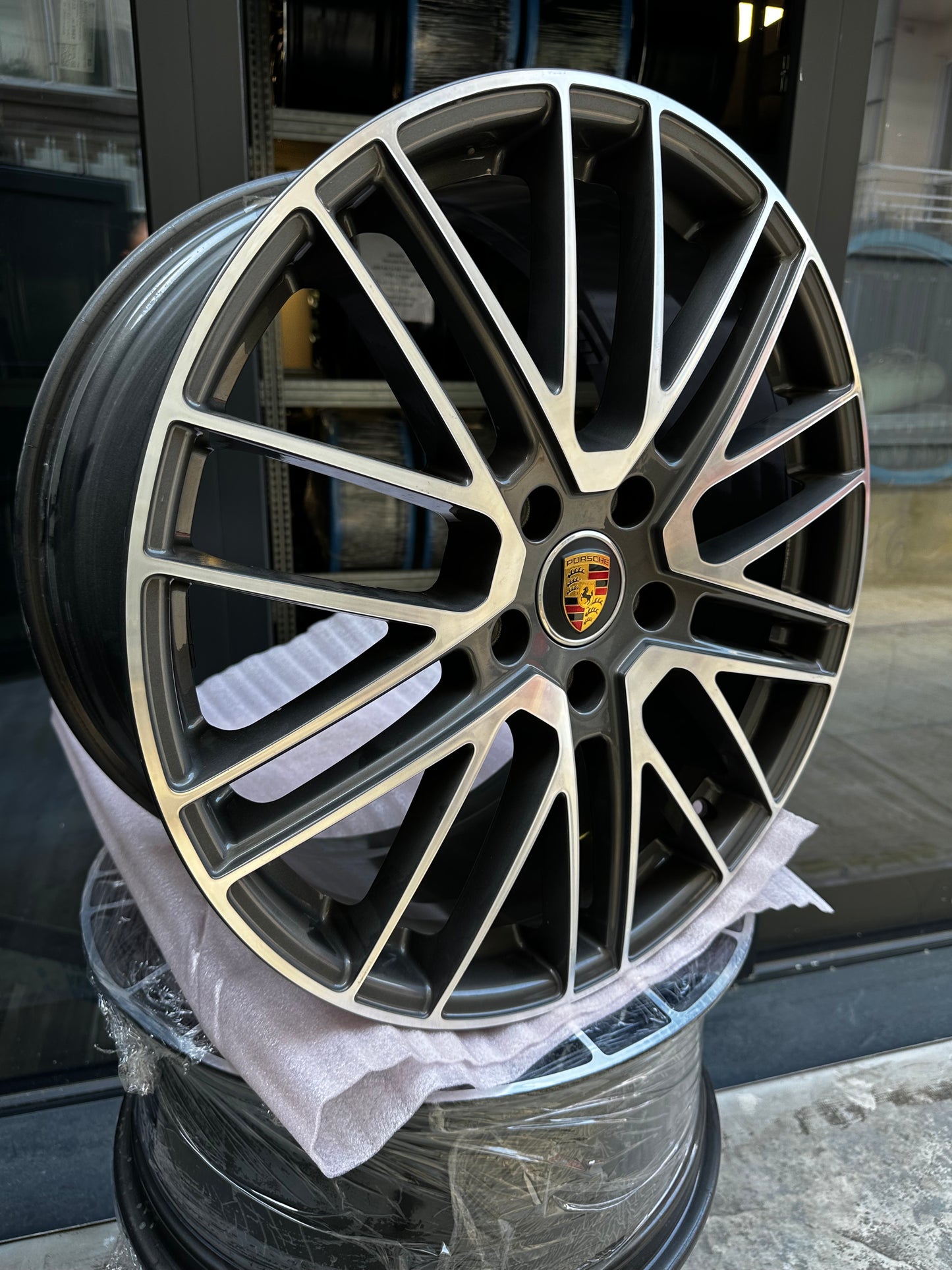 Оригинал като нови Porsche Panamera Turbo S 971 G2 21 Zoll Алуминиеви джанти Порше Панамера Г2 971 21 цола 971601025AL