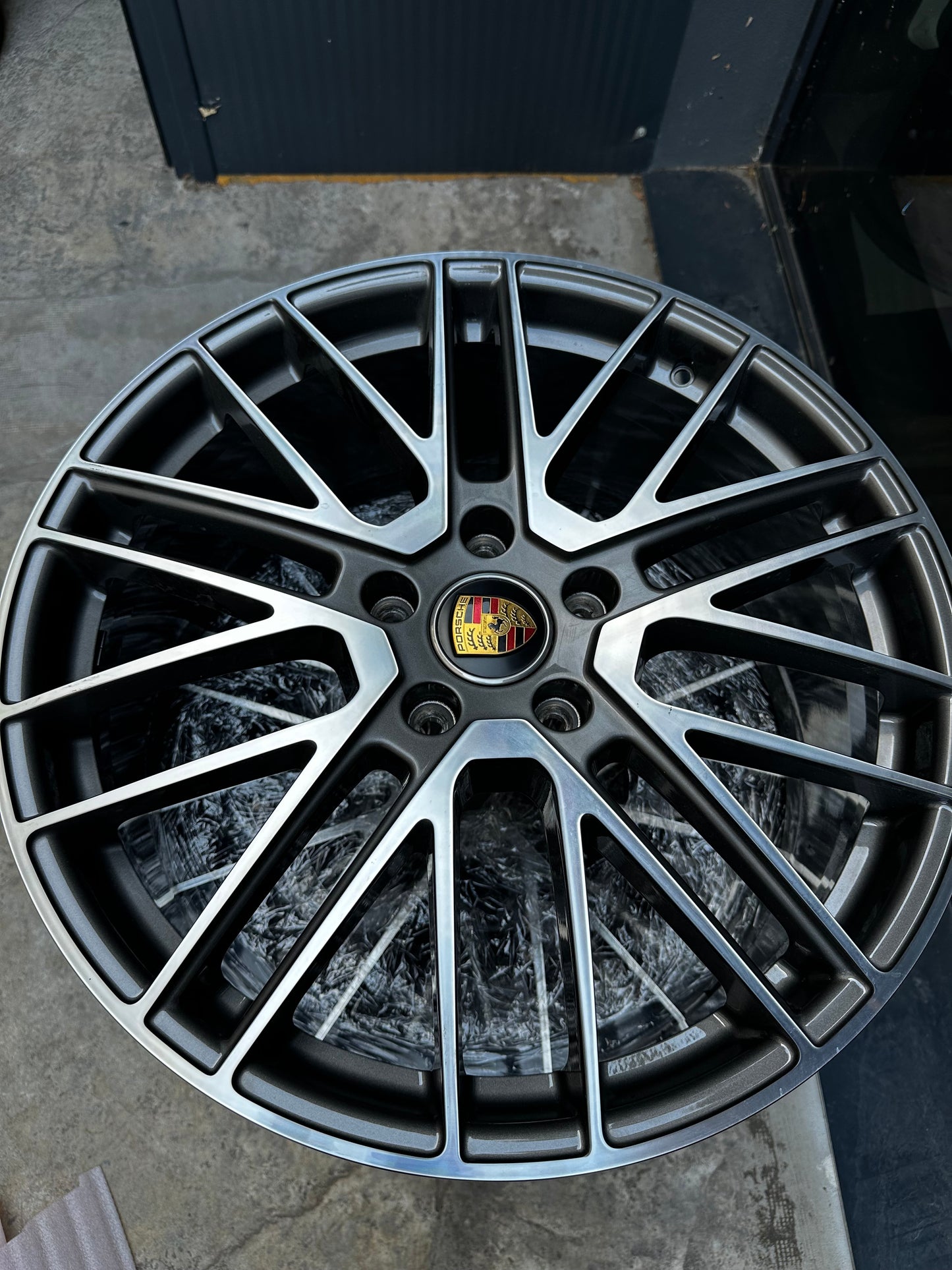 Оригинал като нови Porsche Panamera Turbo S 971 G2 21 Zoll Алуминиеви джанти Порше Панамера Г2 971 21 цола 971601025AL