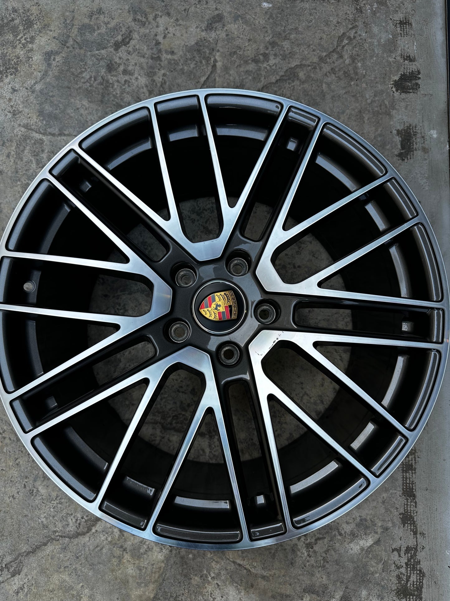 Оригинал като нови Porsche Panamera Turbo S 971 G2 21 Zoll Алуминиеви джанти Порше Панамера Г2 971 21 цола 971601025AL