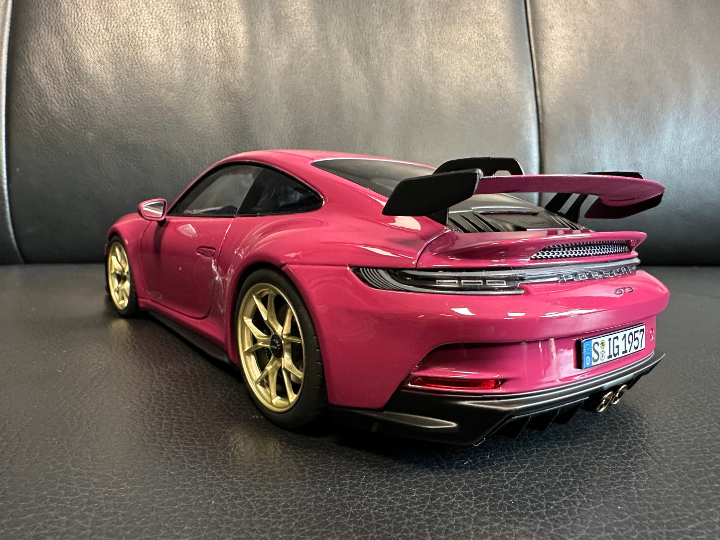 Porsche 911 GT3 Ruby Star Neo 2021 1:18 GT Norev 187381 Порше 911 ГТ3