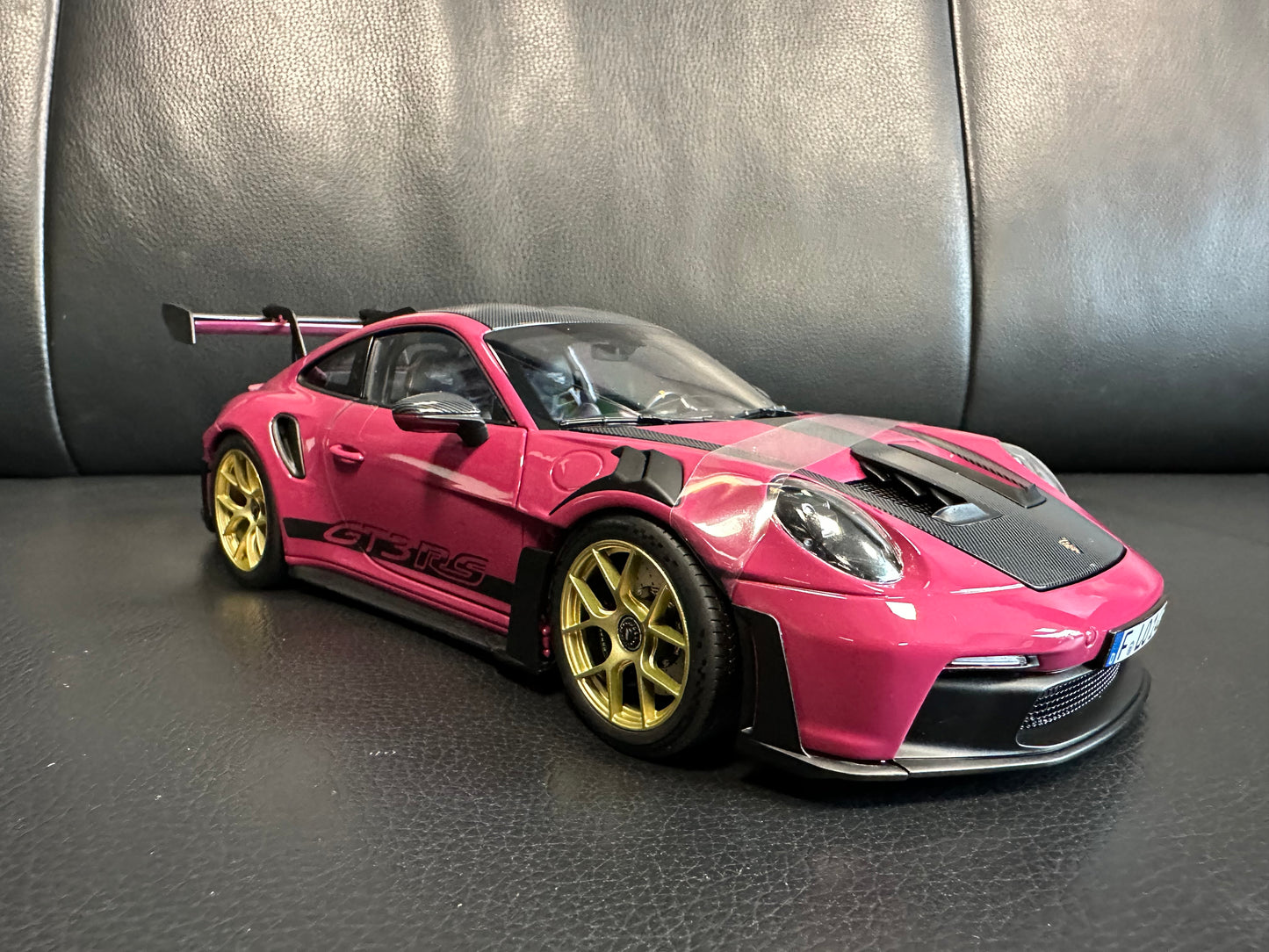 Porsche 911 GT3 RS Ruby Star 2022 1:18 GT Norev 187370 Порше 911 ГТ3 РС