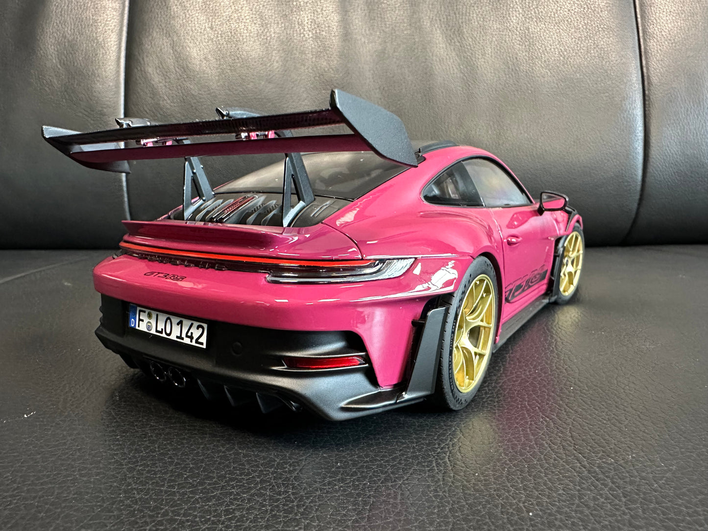 Porsche 911 GT3 RS Ruby Star 2022 1:18 GT Norev 187370 Порше 911 ГТ3 РС