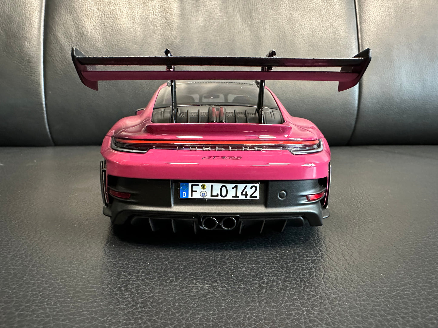 Porsche 911 GT3 RS Ruby Star 2022 1:18 GT Norev 187370 Порше 911 ГТ3 РС
