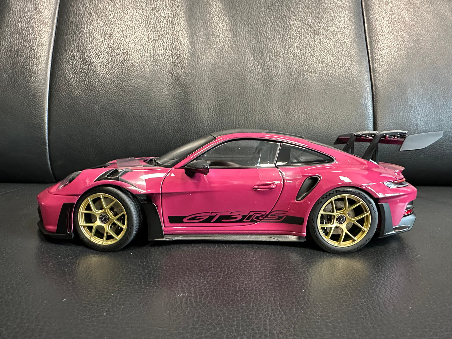 Porsche 911 GT3 RS Ruby Star 2022 1:18 GT Norev 187370 Порше 911 ГТ3 РС