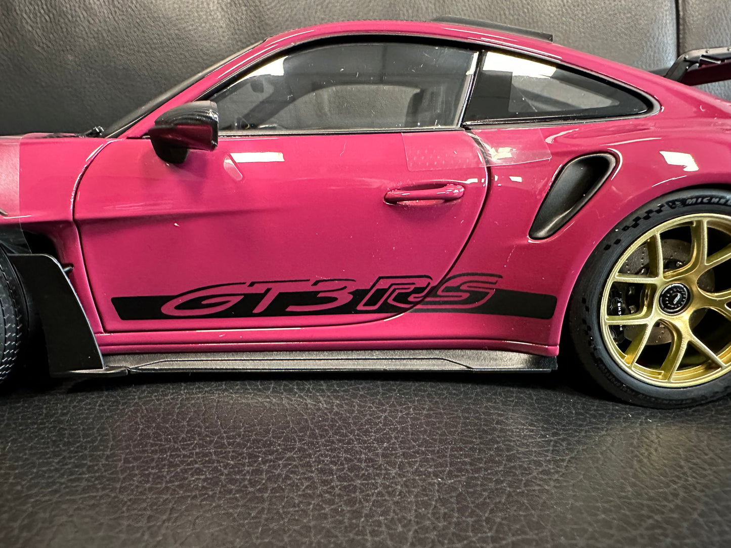 Porsche 911 GT3 RS Ruby Star 2022 1:18 GT Norev 187370 Порше 911 ГТ3 РС