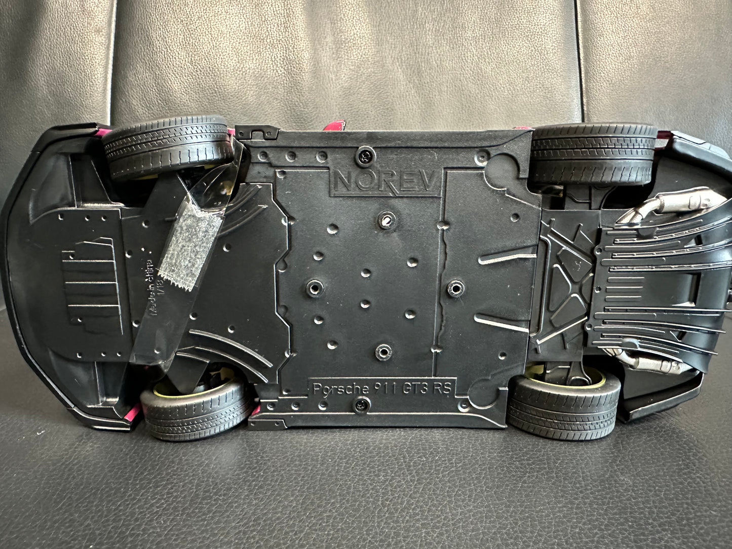 Porsche 911 GT3 RS Ruby Star 2022 1:18 GT Norev 187370 Порше 911 ГТ3 РС