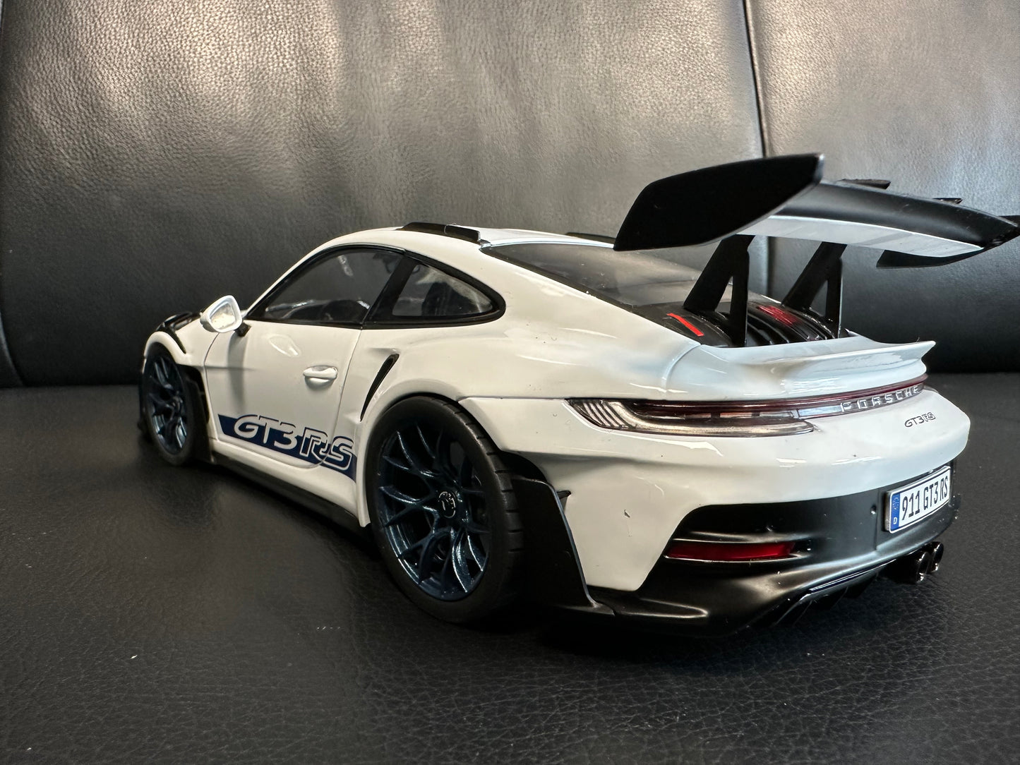 PORSCHE 911 - 992 GT3 RS Carrera 2024 white blue S1812102 Solido 1:18 Порше 911 ГТ3 РС бял