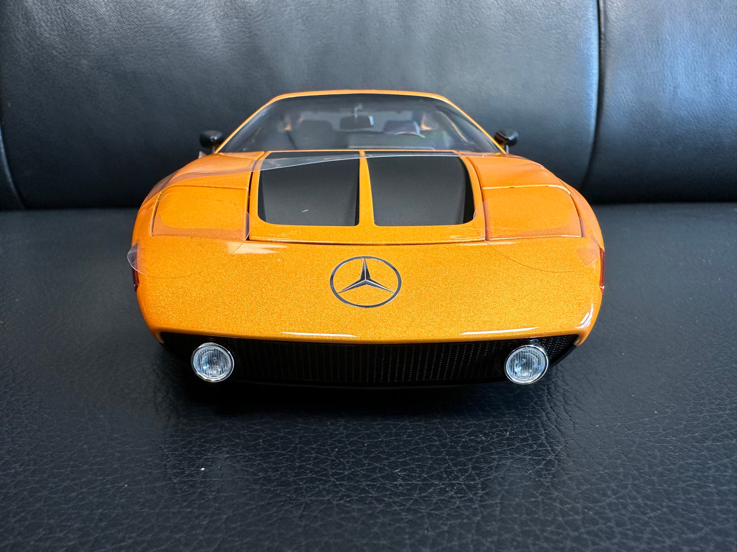 Mercedes Benz C111 1970 orange 1:18 NOREV 183050 Мерцедес Бенц Ц111 отваряем оранжев