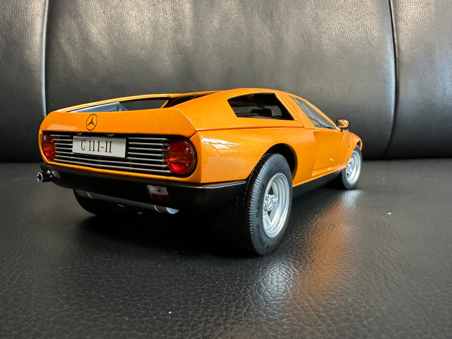 Mercedes Benz C111 1970 orange 1:18 NOREV 183050 Мерцедес Бенц Ц111 отваряем оранжев