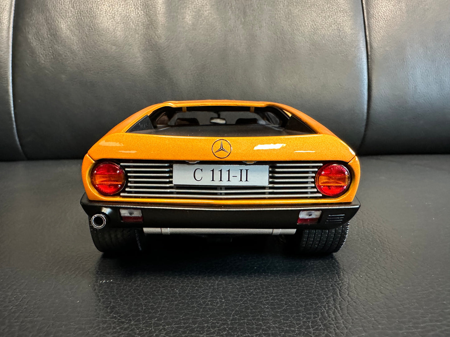 Mercedes Benz C111 1970 orange 1:18 NOREV 183050 Мерцедес Бенц Ц111 отваряем оранжев