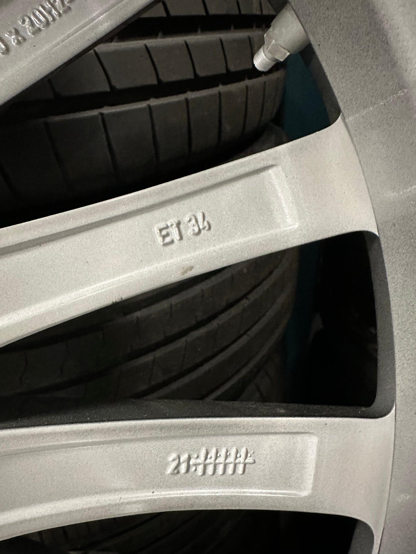 Оригинал като Нови Mercedes S Klasse 20 Zoll AMG W223 V223 Мерцедес С Класа 20 цола AMG джанти летен комплект летни гуми