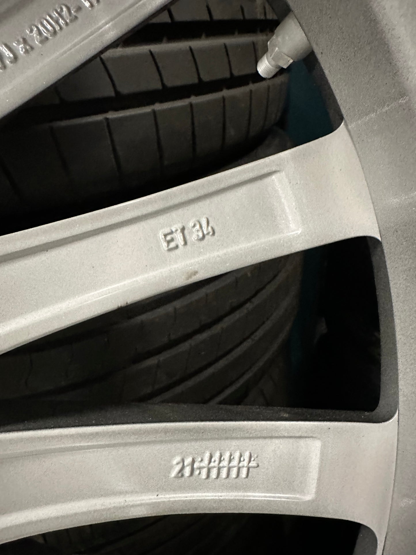 Оригинал като Нови Mercedes S Klasse 20 Zoll AMG W223 V223 Мерцедес С Класа 20 цола AMG джанти летен комплект летни гуми