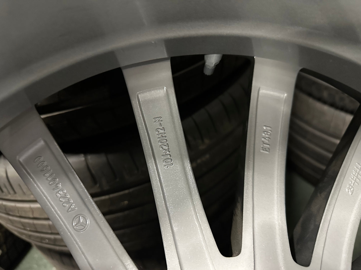 Оригинал като Нови Mercedes S Klasse 20 Zoll AMG W223 V223 Мерцедес С Класа 20 цола AMG джанти летен комплект летни гуми