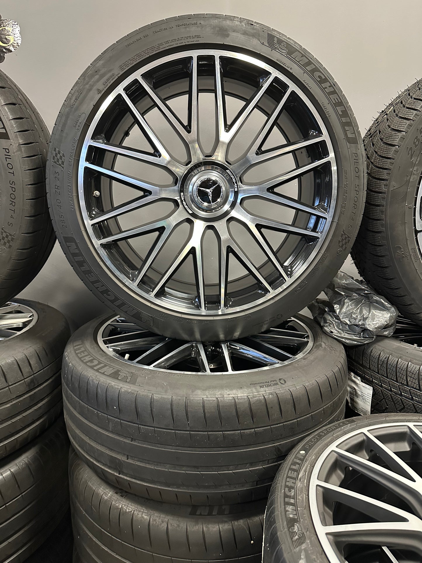 Оригинал Mercedes GLS 63 AMG X167 W167 23 Zoll Мерцедес ГЛС63 AMG X167 W167 23 цола джанти летен комплект летни гуми