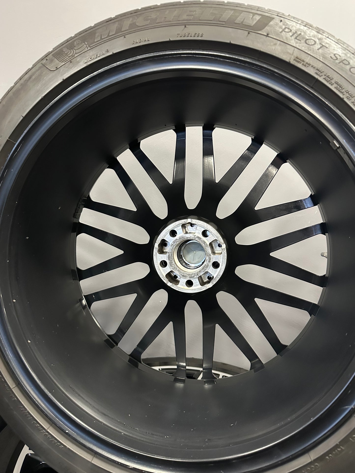 Оригинал Mercedes GLS 63 AMG X167 W167 23 Zoll Мерцедес ГЛС63 AMG X167 W167 23 цола джанти летен комплект летни гуми