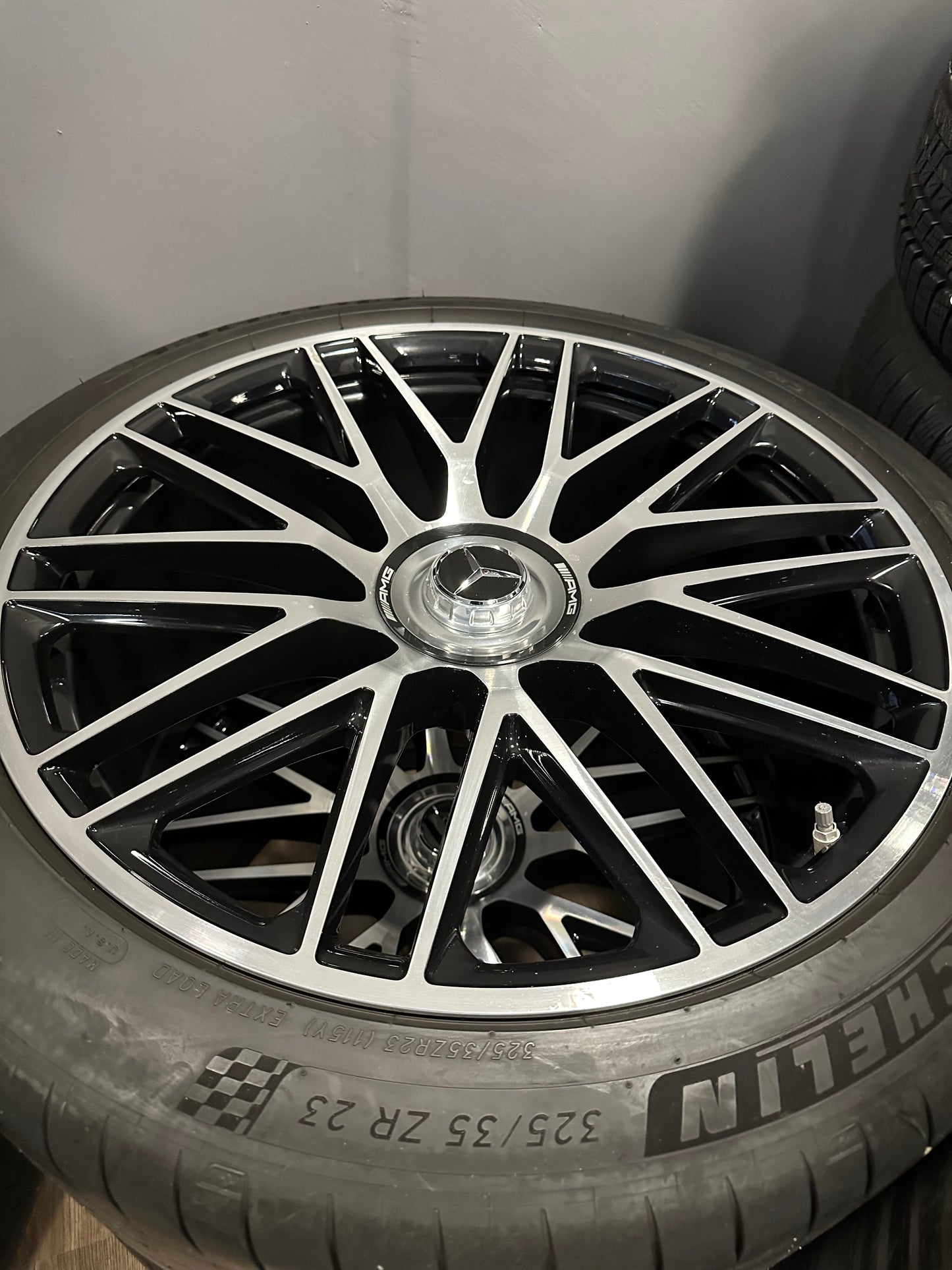 Оригинал Mercedes GLS 63 AMG X167 W167 23 Zoll Мерцедес ГЛС63 AMG X167 W167 23 цола джанти летен комплект летни гуми