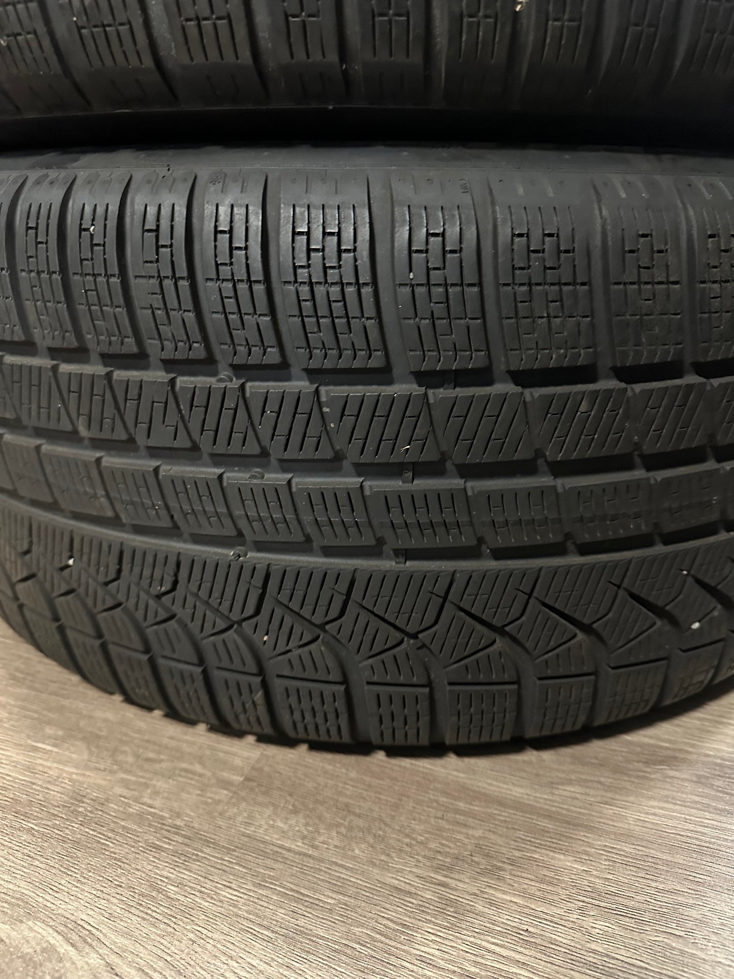 Оригинал BMW 7er i7 G70 G7L X3 G45 20 Zoll 911M Бмв 7-ма серия и7 Г70 20 цола 911М зимен комплект зимни гуми