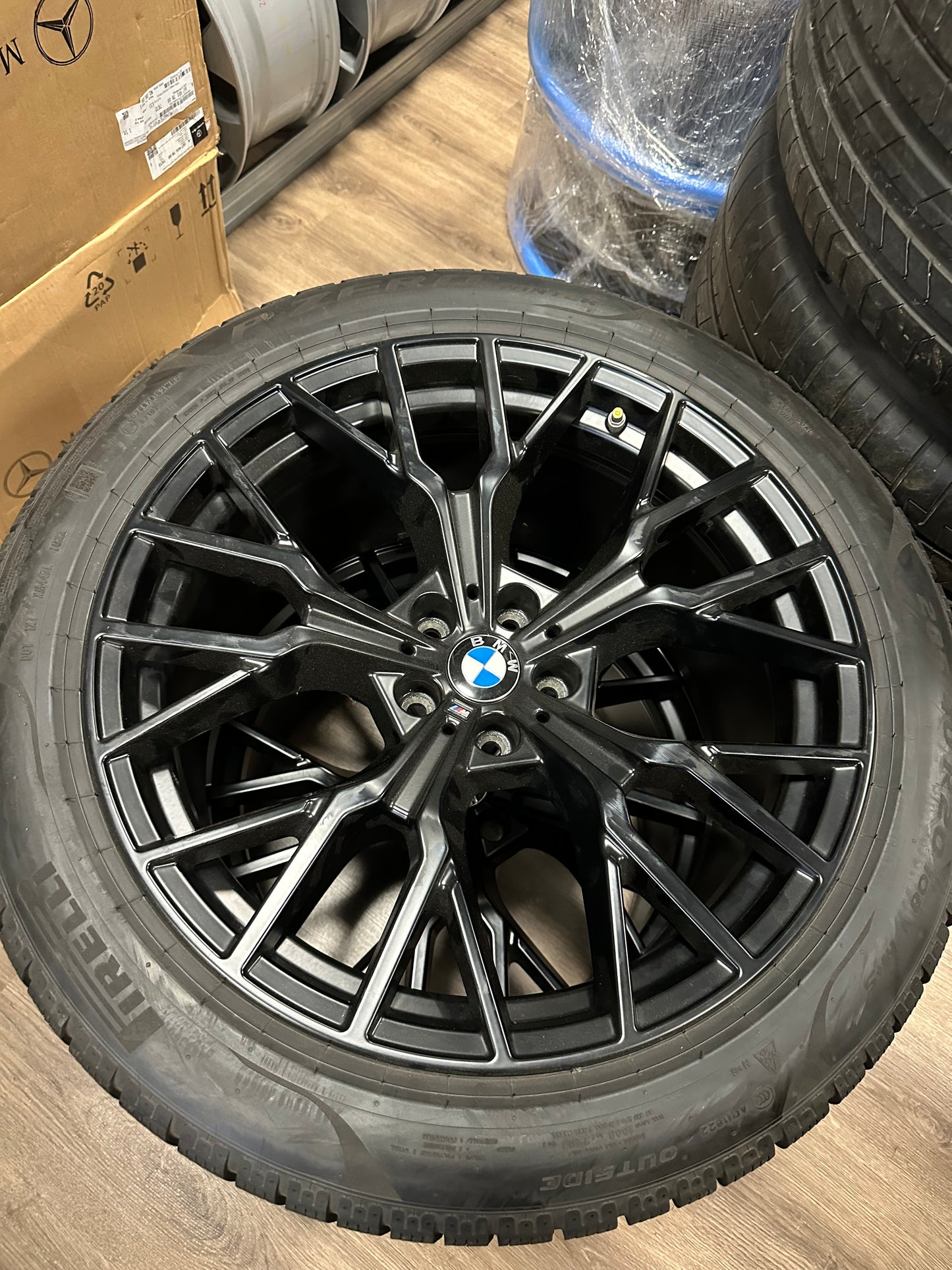 Оригинал BMW 7er i7 G70 G7L X3 G45 20 Zoll 911M Бмв 7-ма серия и7 Г70 20 цола 911М зимен комплект зимни гуми