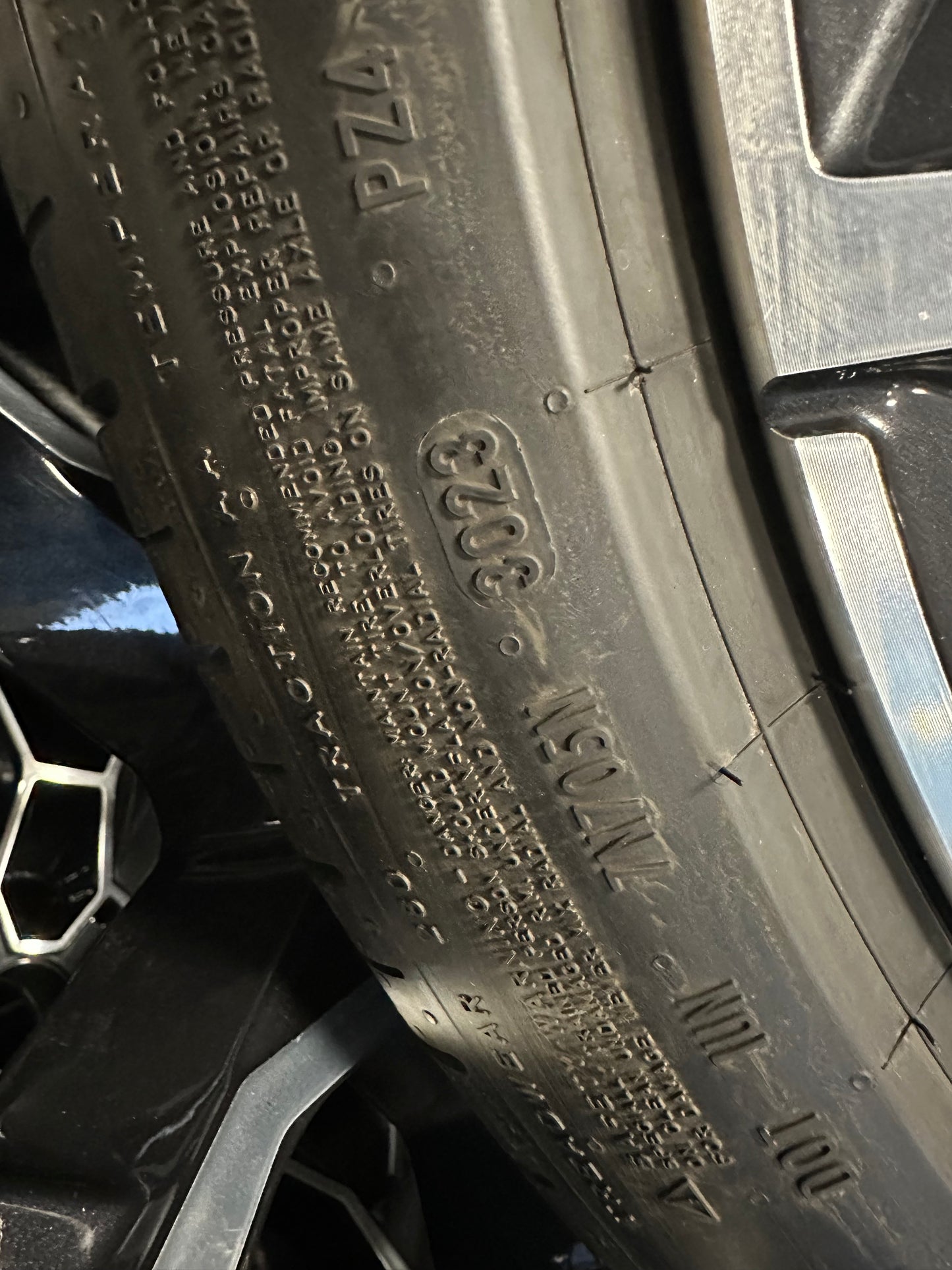 Оригинал BMW X7 G07 22 Zoll 913M Бмв X7 G07 22 цола джанти летен комплект летни гуми