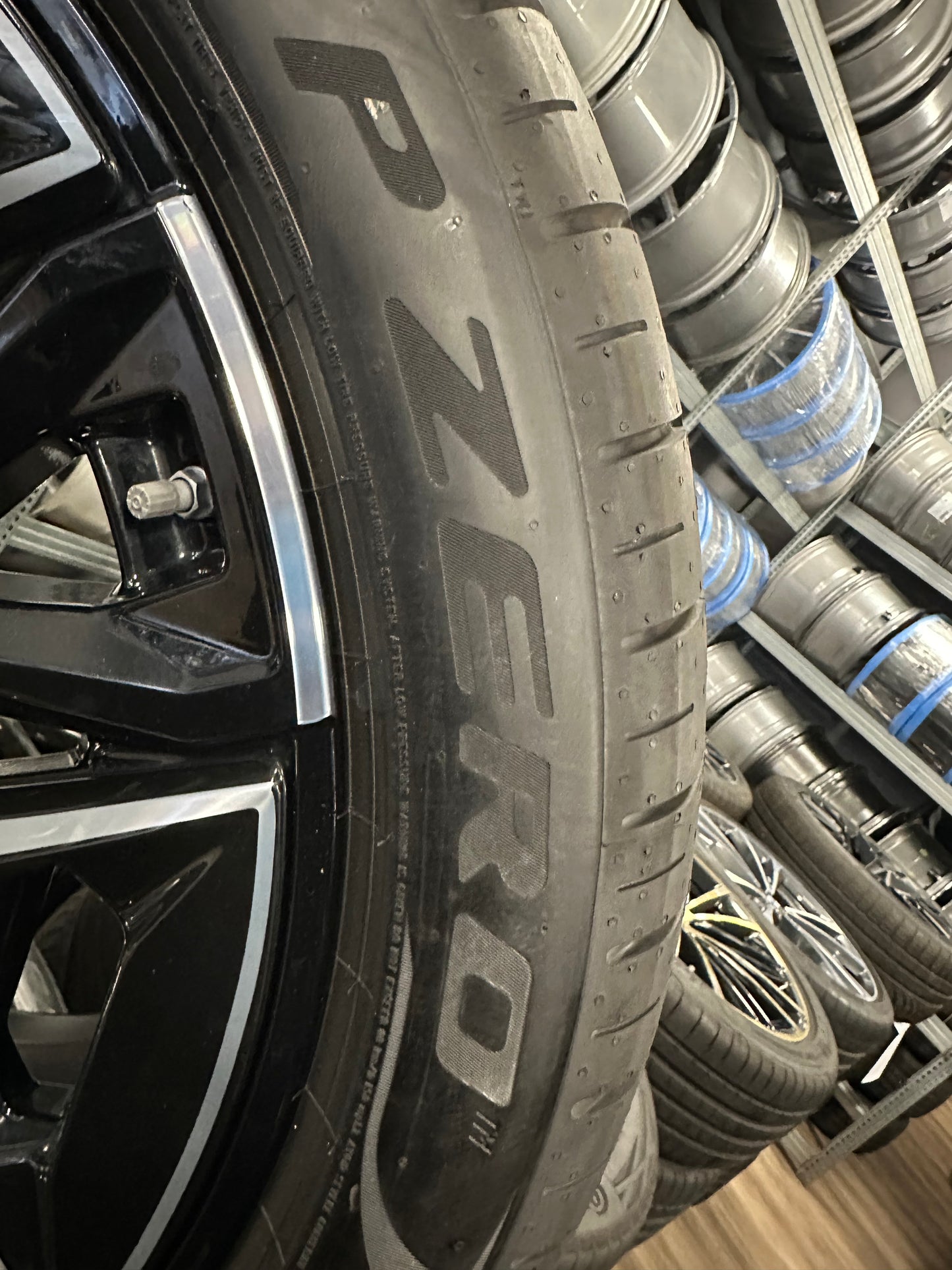 Като Нови Оригинални BMW iX20 i20 22 Zoll 1020 Бмв 22 цола джанти 1020 летен комплект летни гуми