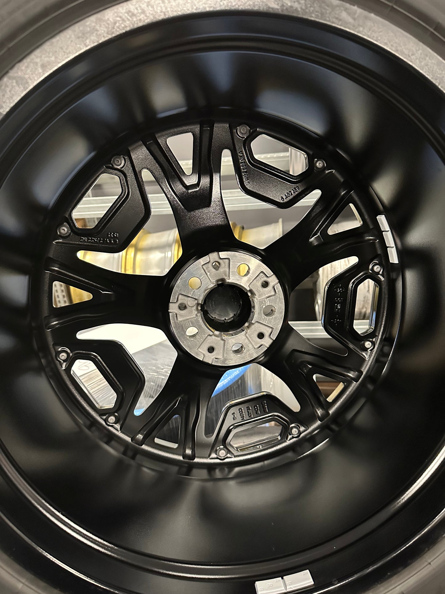 Като Нови Оригинални BMW iX20 i20 22 Zoll 1020 Бмв 22 цола джанти 1020 летен комплект летни гуми