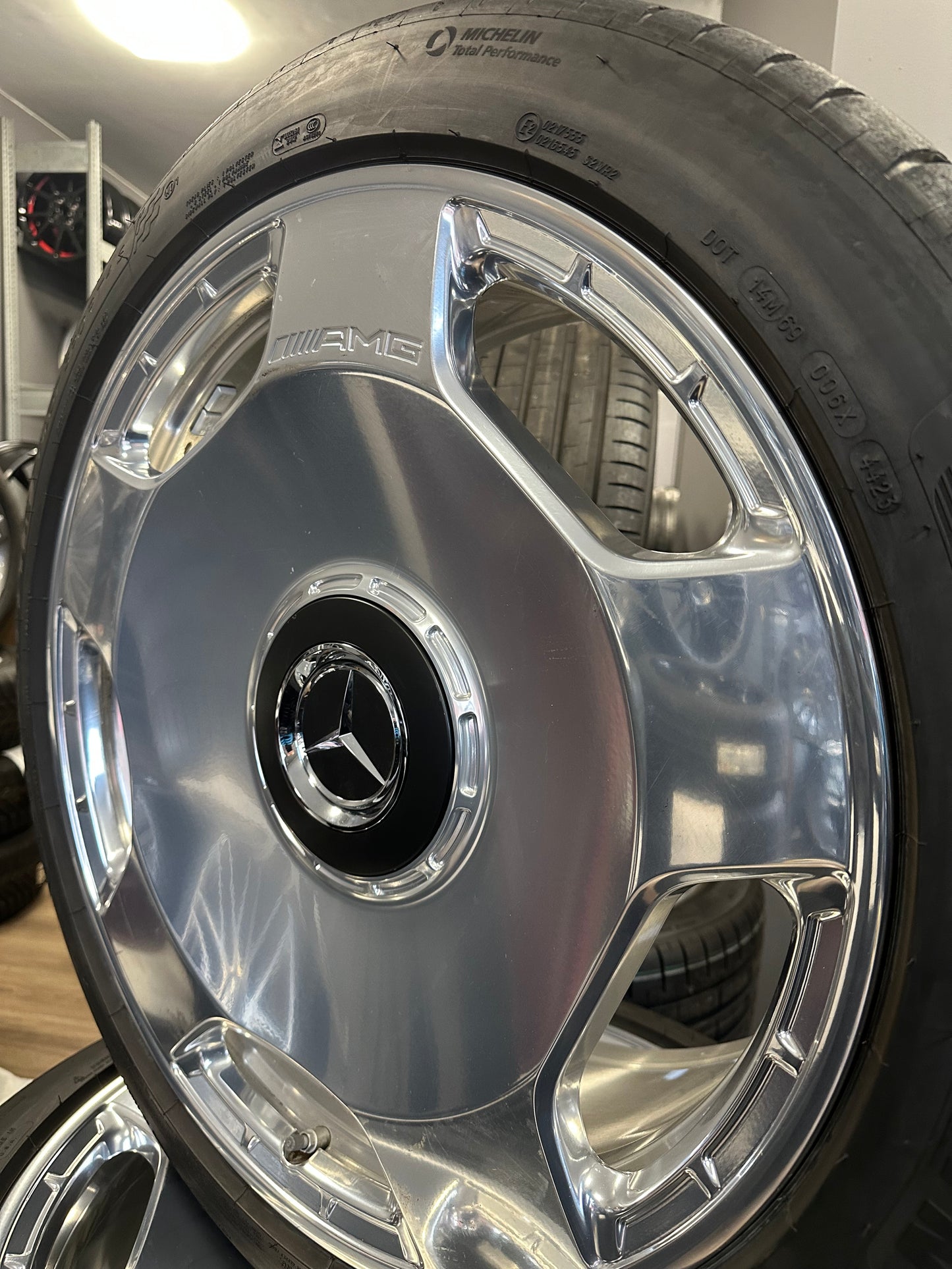 Оригинал като нови Mercedes GLS 63 AMG X167 W167 23 Zoll Мерцедес ГЛС63 AMG X167 W167 23 цола джанти летен комплект летни гуми