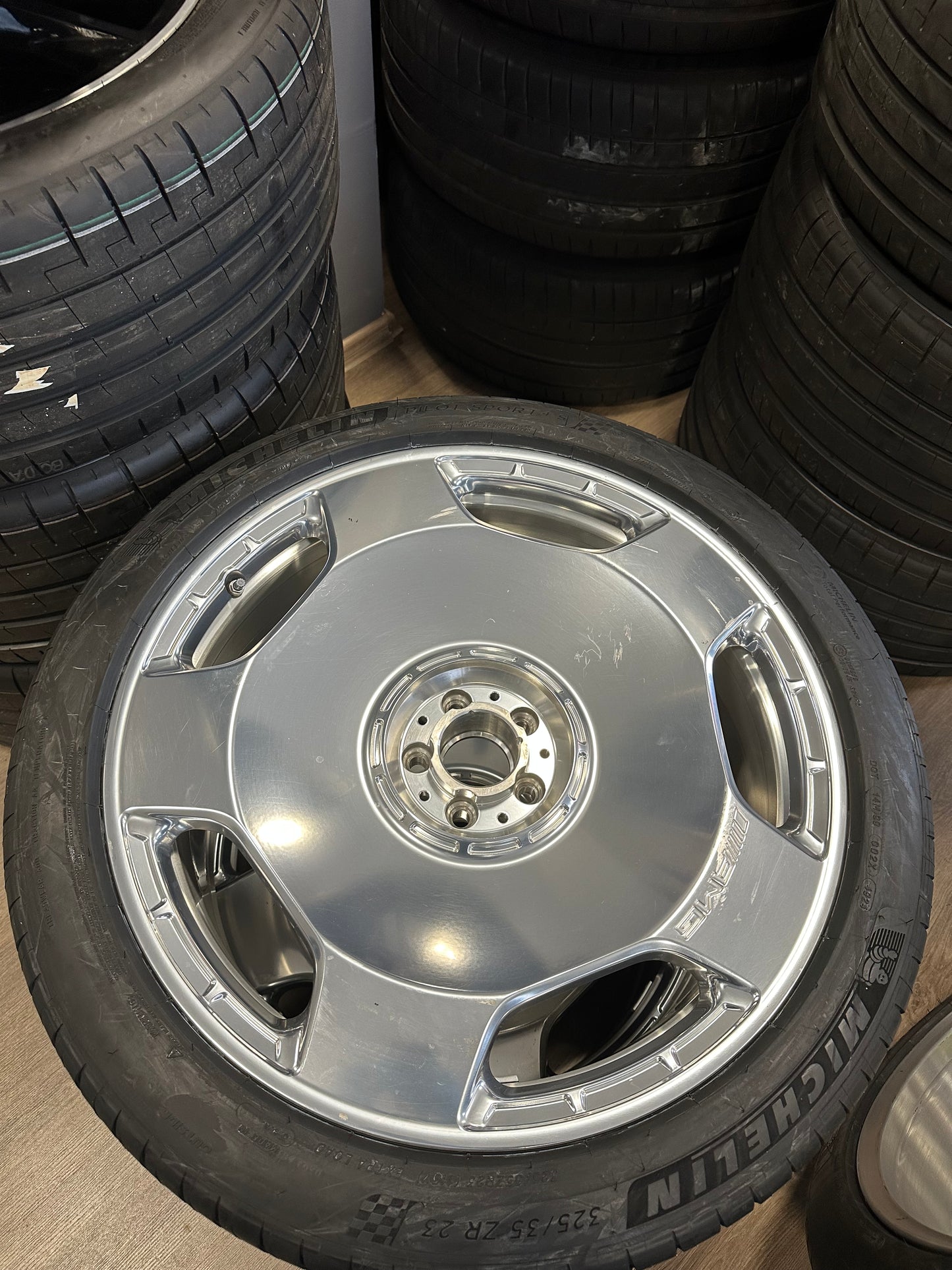 Оригинал като нови Mercedes GLS 63 AMG X167 W167 23 Zoll Мерцедес ГЛС63 AMG X167 W167 23 цола джанти летен комплект летни гуми