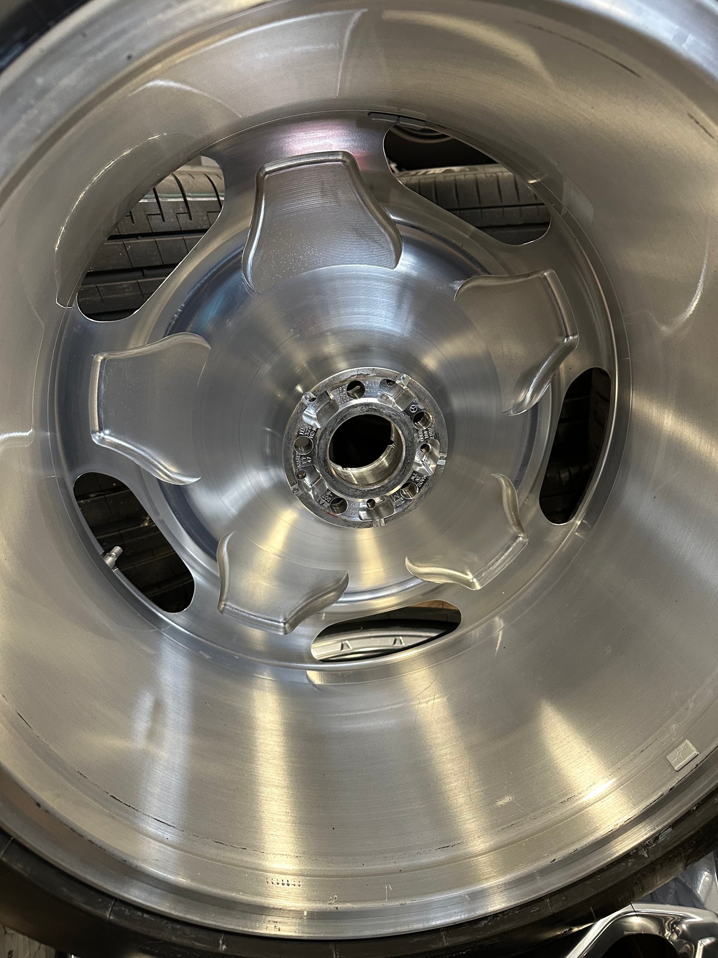 Оригинал като нови Mercedes GLS 63 AMG X167 W167 23 Zoll Мерцедес ГЛС63 AMG X167 W167 23 цола джанти летен комплект летни гуми