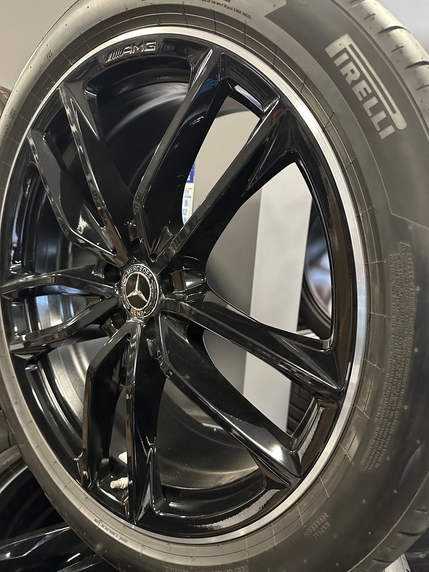 Оригинал Нови Mercedes GLS X167 W167 23 Zoll AMG Мерцедес ГЛС X167 W167 23 цола АМГ джанти летен комплект летни гуми