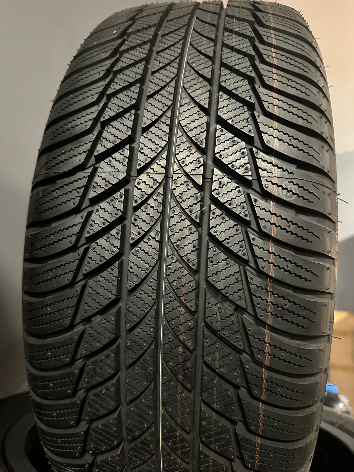 Оригинални Нови BMW X1 X2 F48 F39 Бмв 225 50 18 цола зимен комплект зимни гуми 5x112