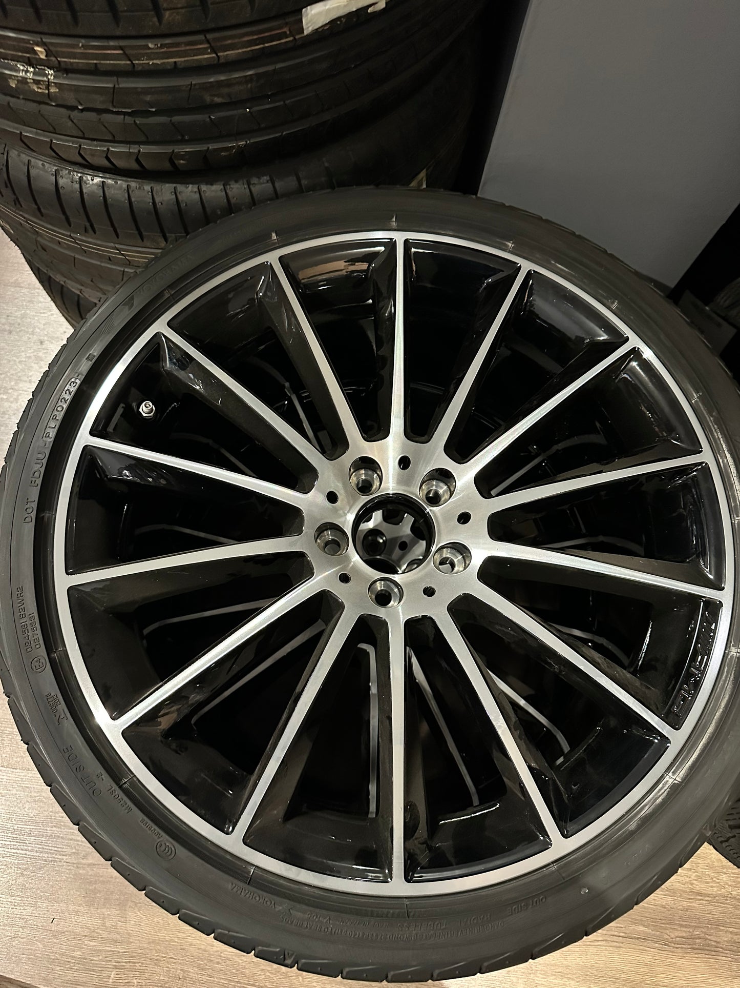 Оригинал Като нови Mercedes CLS AMG W257 20 Zoll Мерцедес Цлс 20 цола джанти летен комплект летни гуми