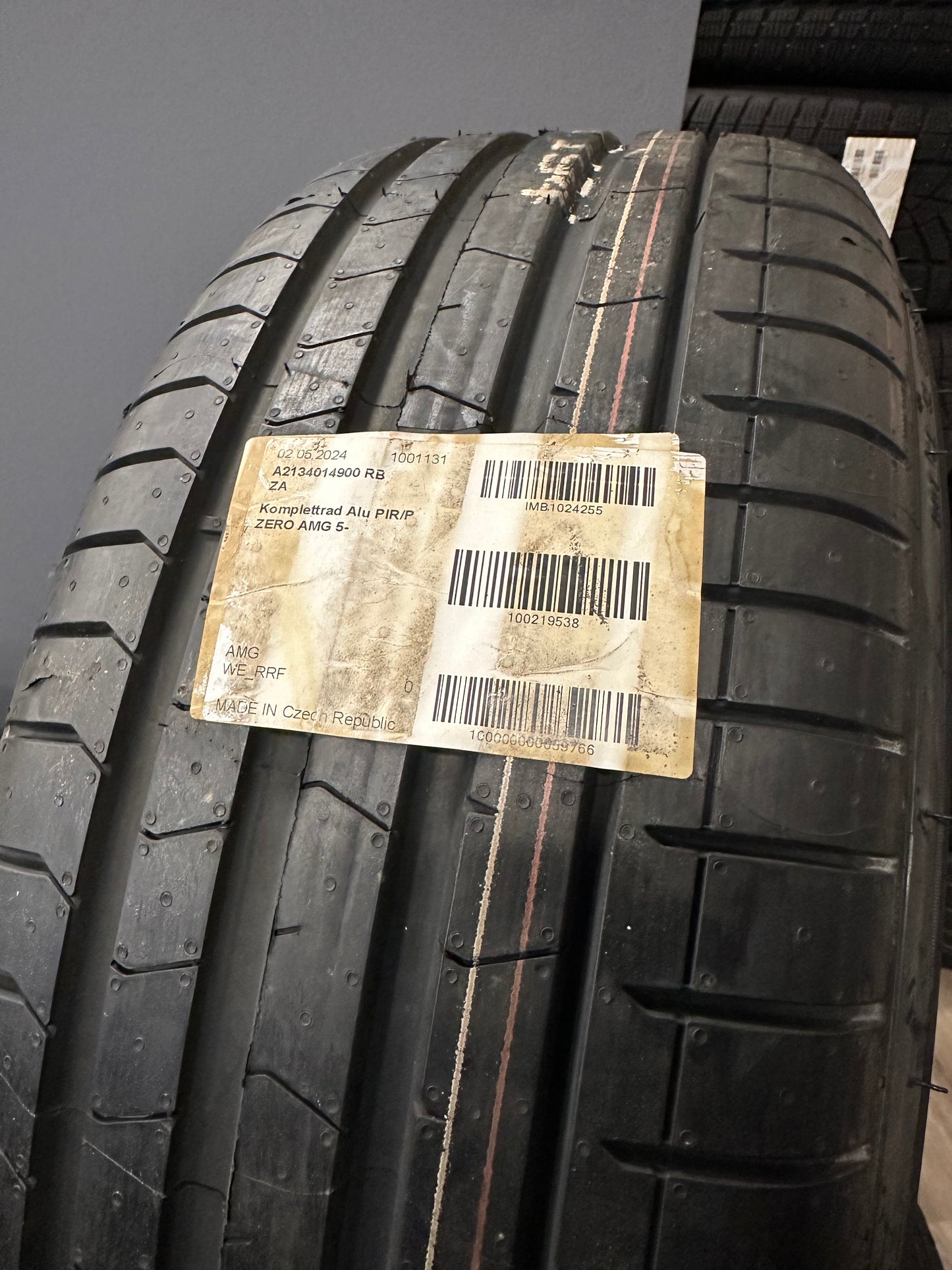 Като Нови Оригинал Mercedes E klasse W213 AMG 20 Zoll Мерцедес Е класа W213 20 цола AMG джанти летен комплект летни гуми