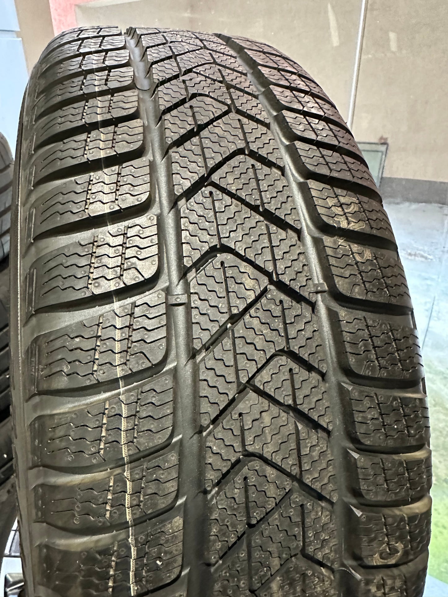 Оригинални като Нови BMW X1 X2 F48 F39 Бмв 225 45 19 цола зимен комплект зимни гуми 5x112