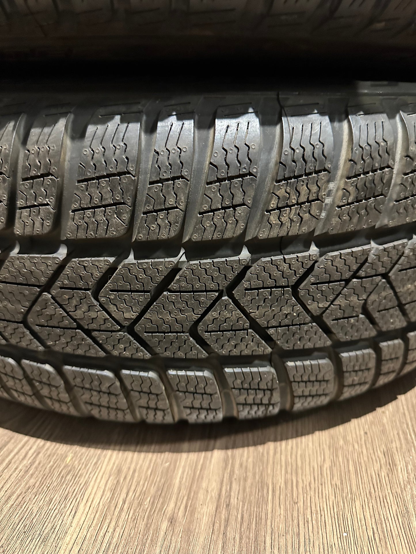 Оригинални като Нови BMW X1 X2 F48 F39 Бмв 225 45 19 цола зимен комплект зимни гуми 5x112