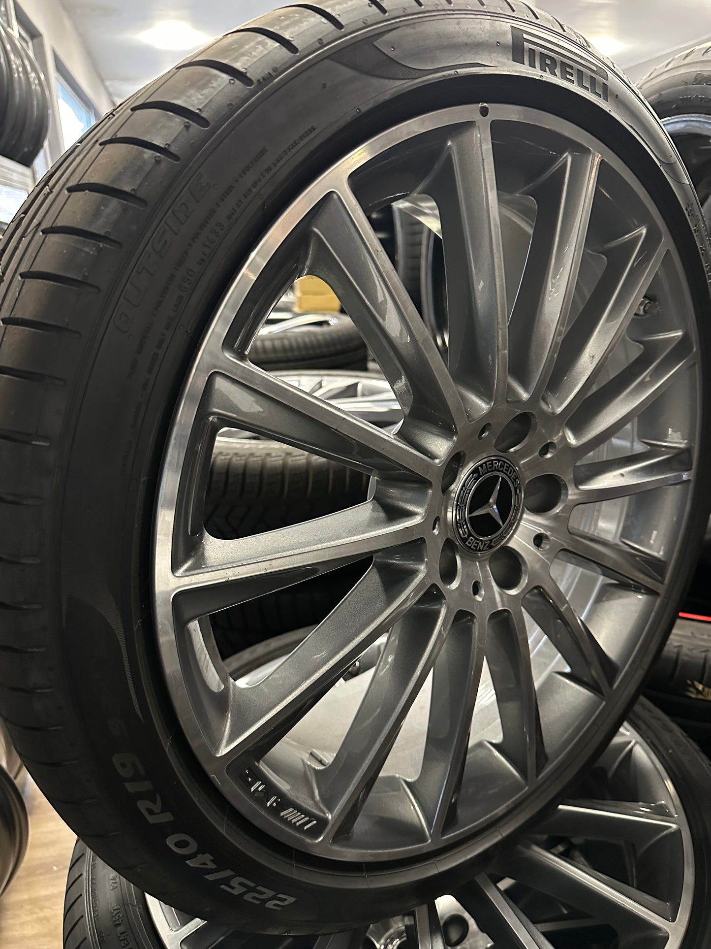 Оригинал Като Нови Mercedes C klasse W205 19 Zoll AMG Мерцедес Ц класа W205 19 цола AMG летен комплект летни гуми