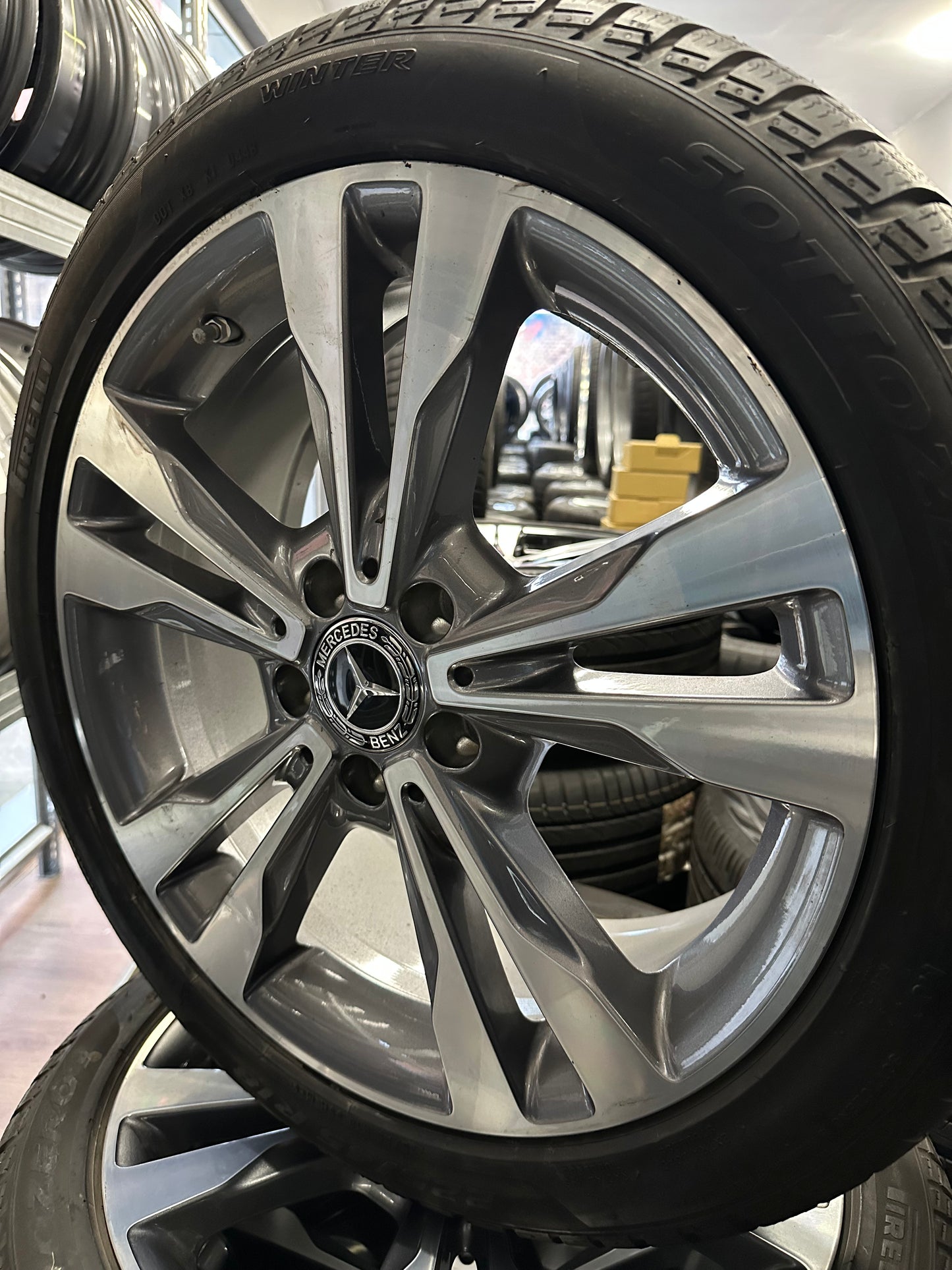 Mercedes C klasse Мерцедес Ц класа W205 18 цола зимен комплект зимни гуми