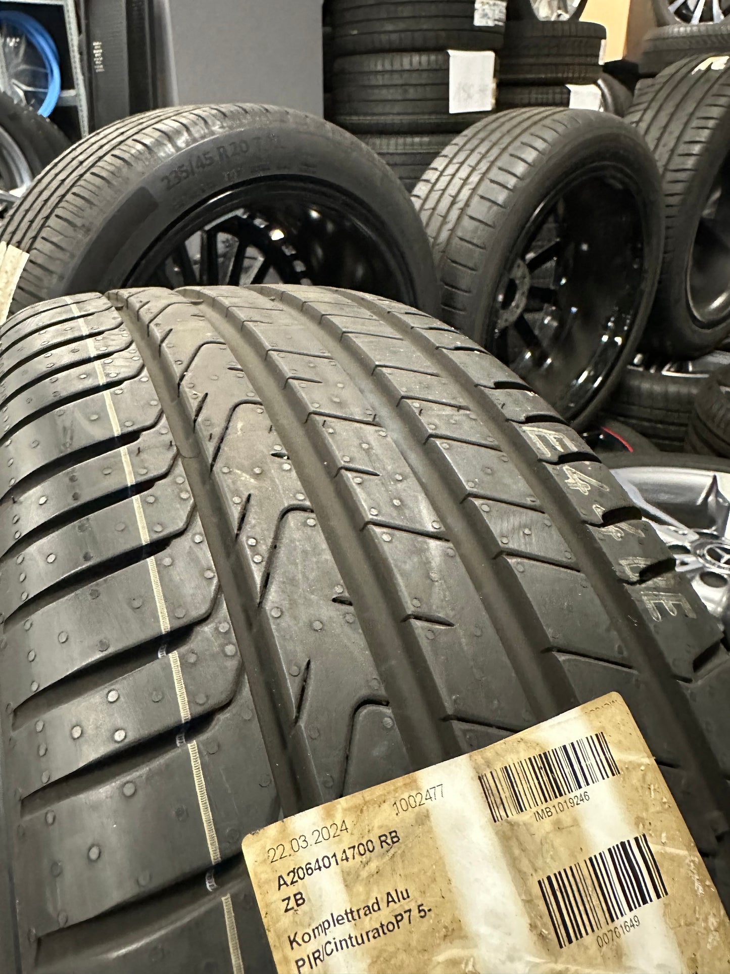 Нови Оригинал Mercedes C klasse 18 Zoll Мерцедес Ц класа W206 18 цола летен комплект летни гуми