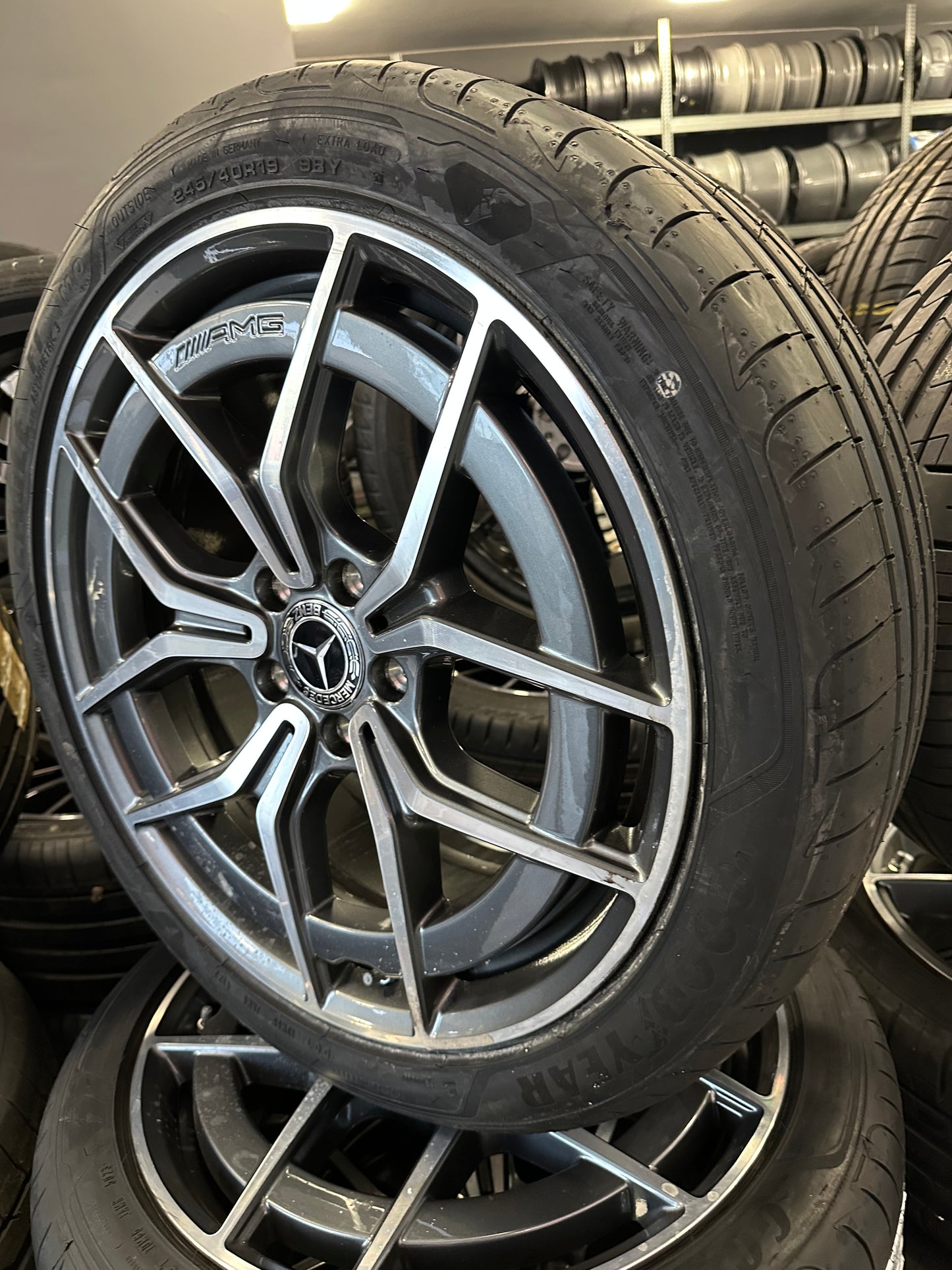 Като Нови Оригинал Mercedes E Klasse W213 Мерцедес Е класа W213 S213 19 цола AMG джанти летен комплект летни гуми