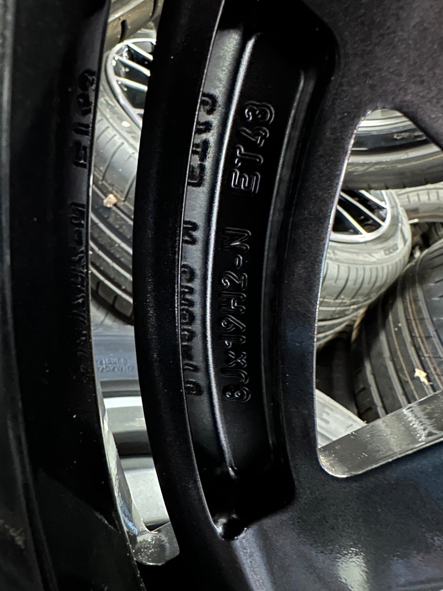 Като Нови Оригинал Mercedes E Klasse W213 Мерцедес Е класа W213 S213 19 цола AMG джанти летен комплект летни гуми