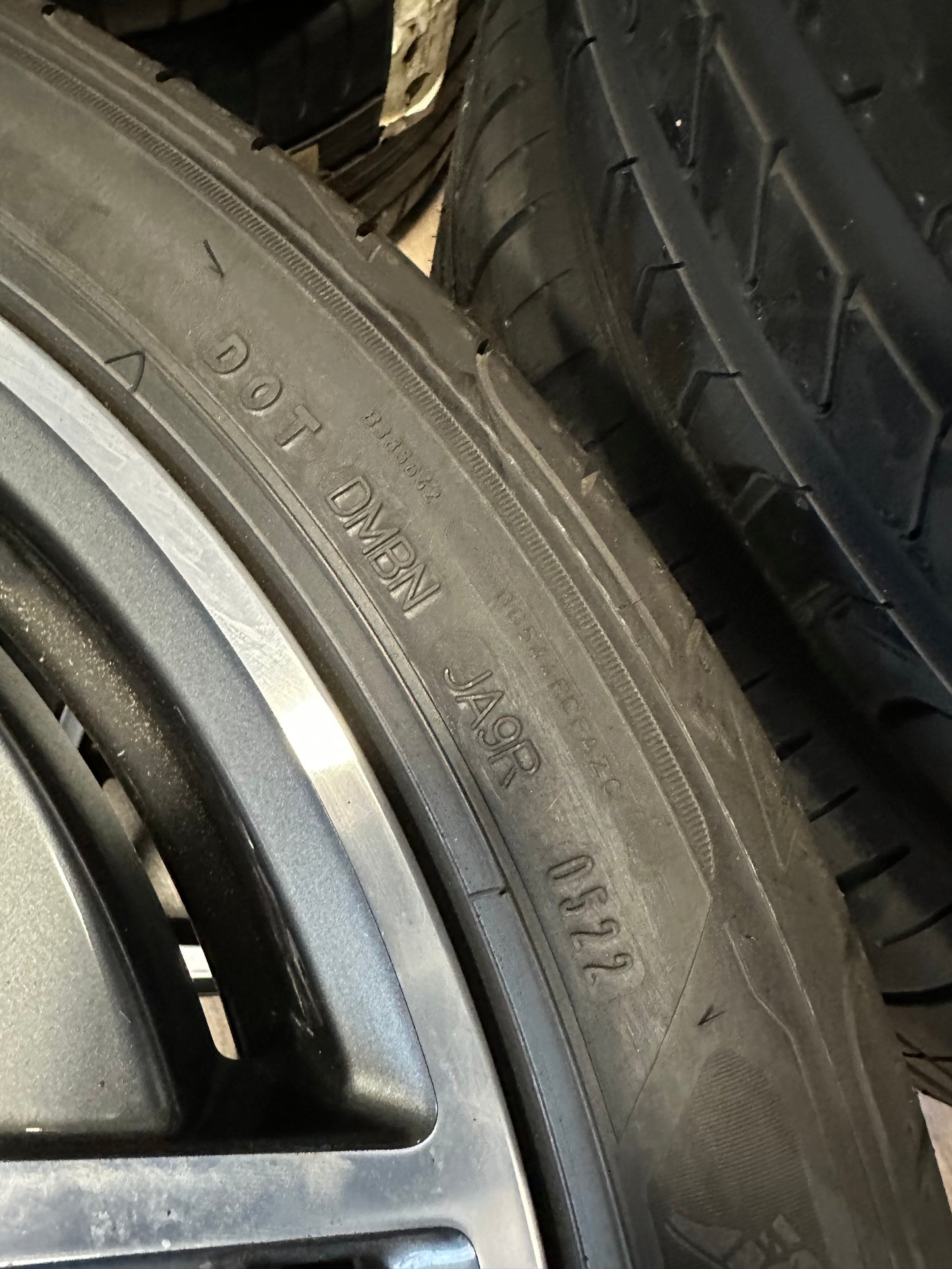 Като Нови Оригинал Mercedes E Klasse W213 Мерцедес Е класа W213 S213 19 цола AMG джанти летен комплект летни гуми