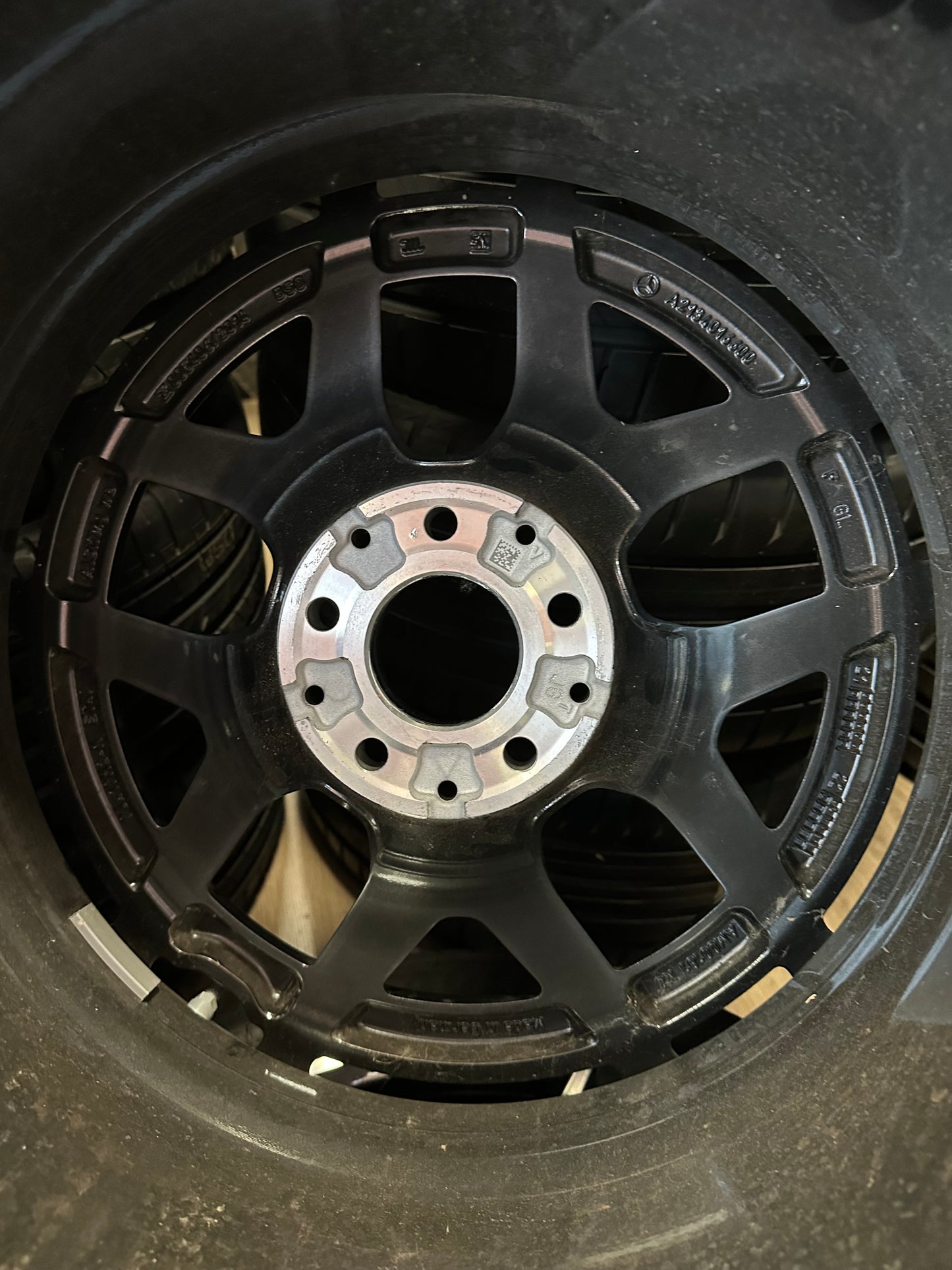 Като Нови Оригинал Mercedes E Klasse W213 Мерцедес Е класа W213 S213 19 цола AMG джанти летен комплект летни гуми