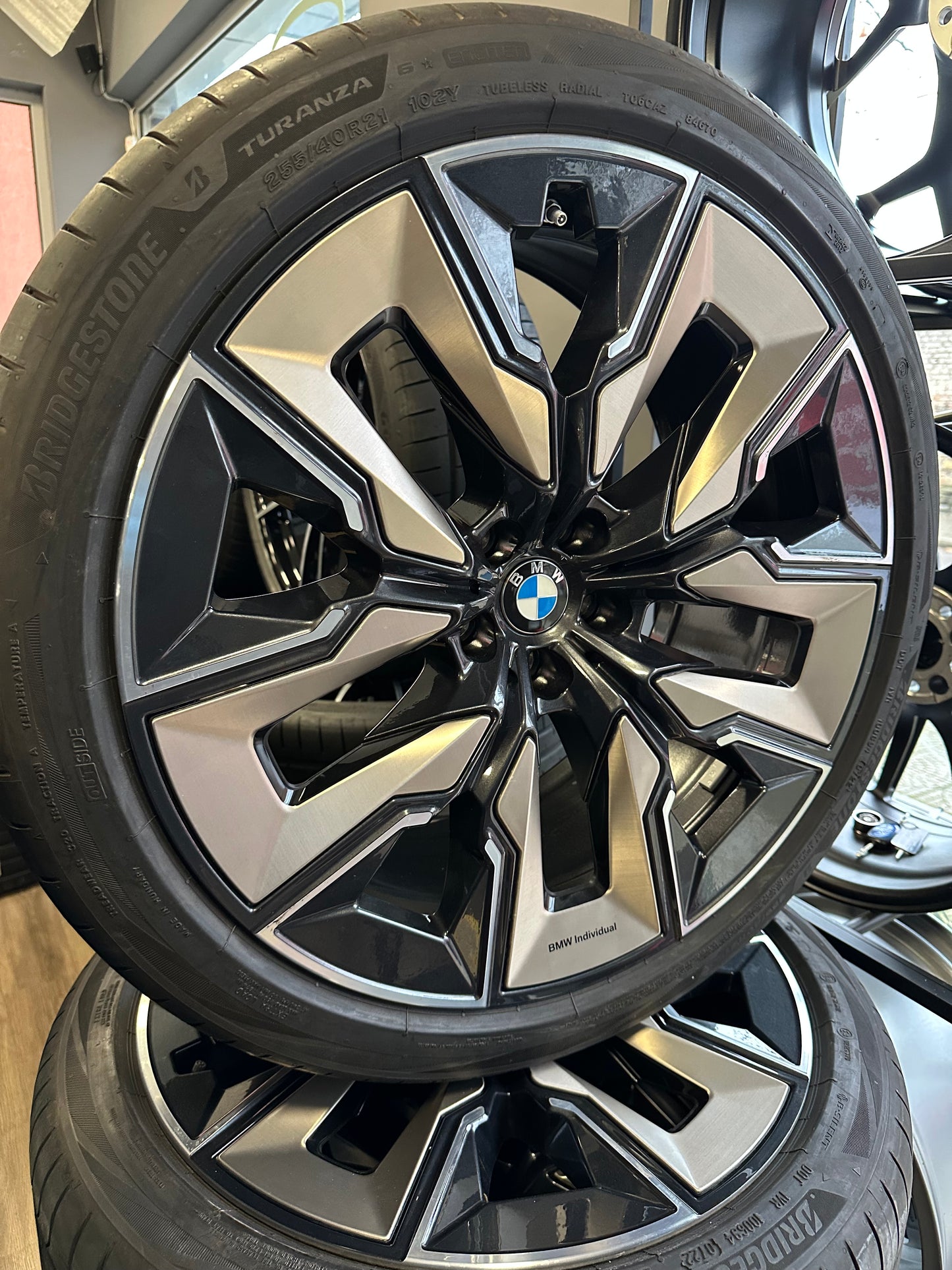 Оригинал Като Нови BMW 7er i7 G70 G7L X3 G45 21 Zoll 910i Бмв 7-ма серия и7 Г70 Г45 21 цола 910i летен комплект летни гуми