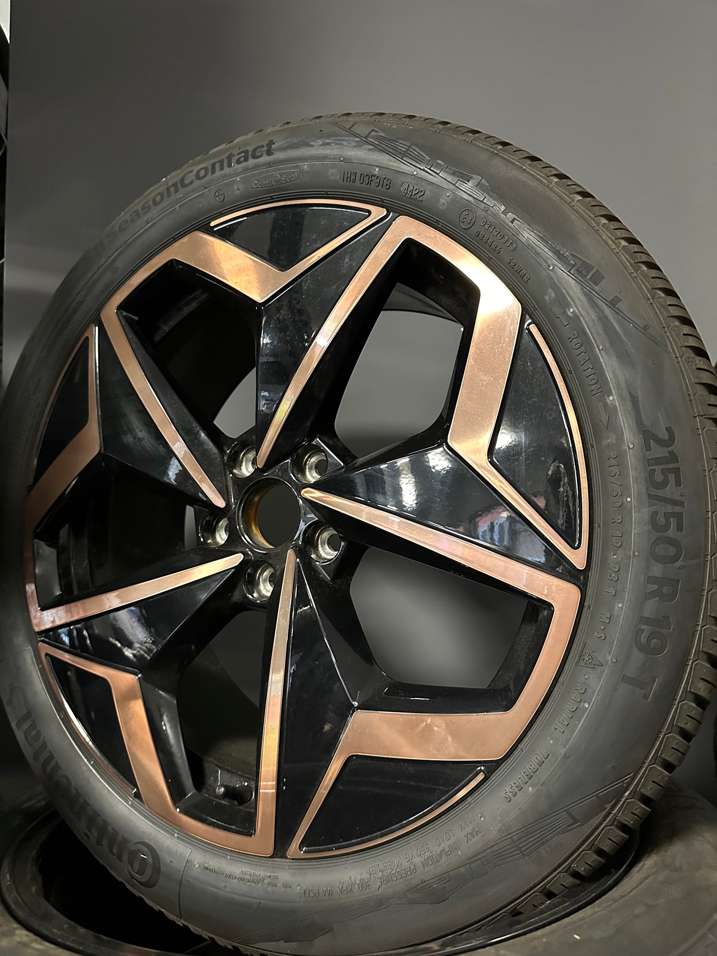 Нови VW Volkswagen ID3 E11 Фолксваген ИД3 19 цола джанти комплект всесезонни гуми