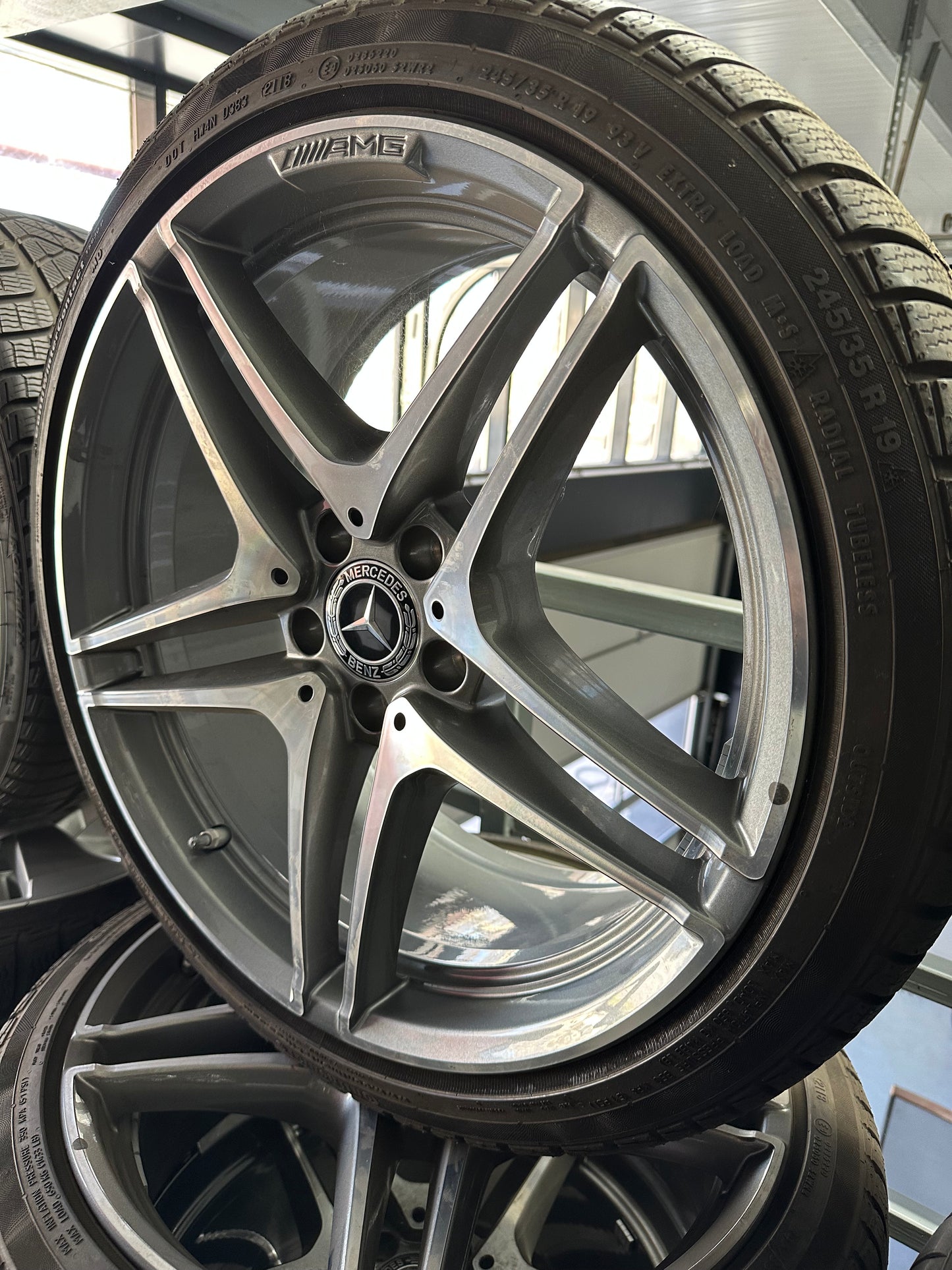 Оригинал Нови Mercedes C63 AMG W205 Klasse 19 Zoll Мерцедес Ц63 класа W205 19 цола джанти зимен комплект зимни гуми