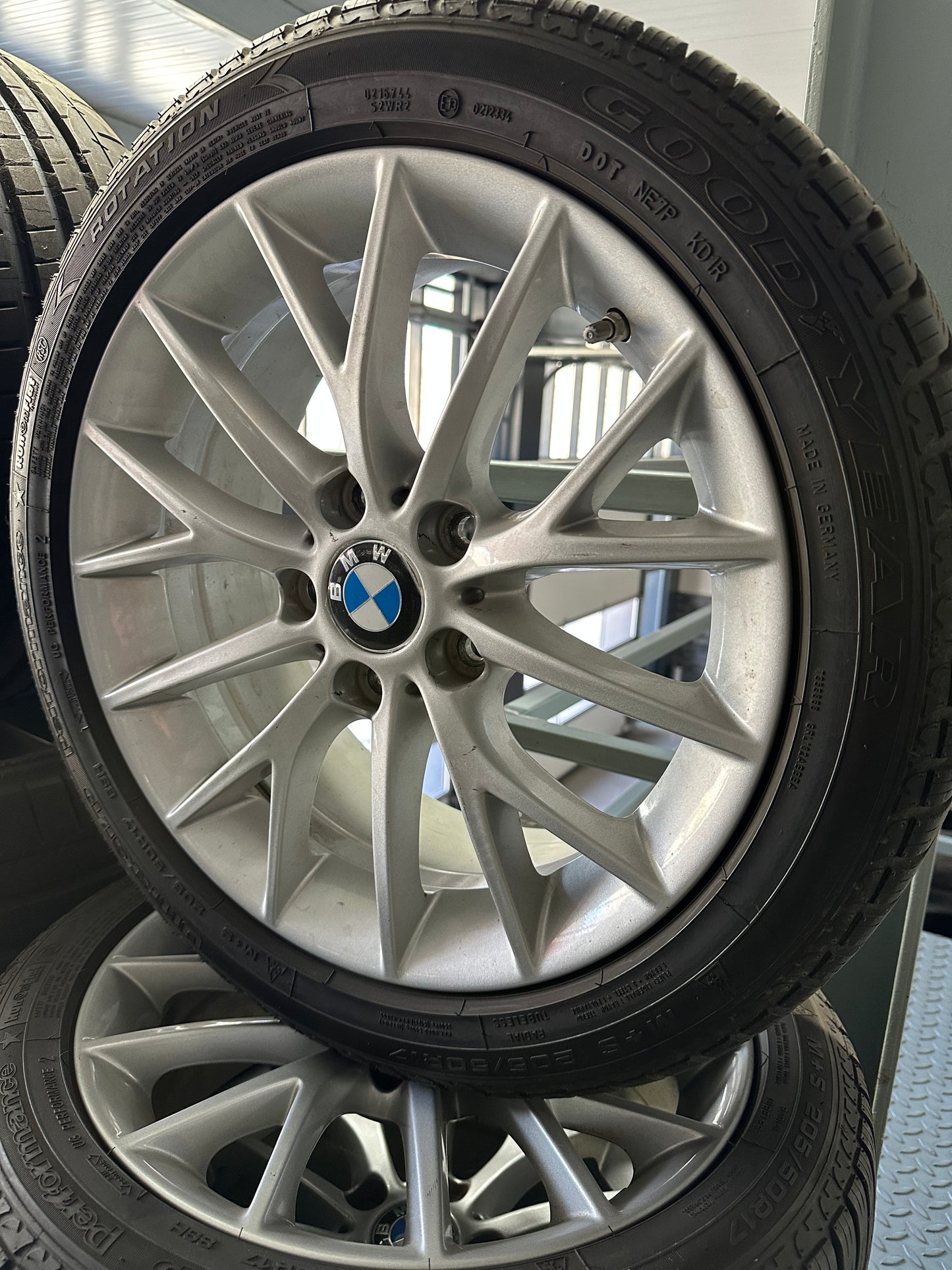 BMW 1er 2er серия F20 F21 17 Zoll Бмв 1-ва 2-ра серия Ф20 Ф21 17 цола зимен комплект зимни гуми